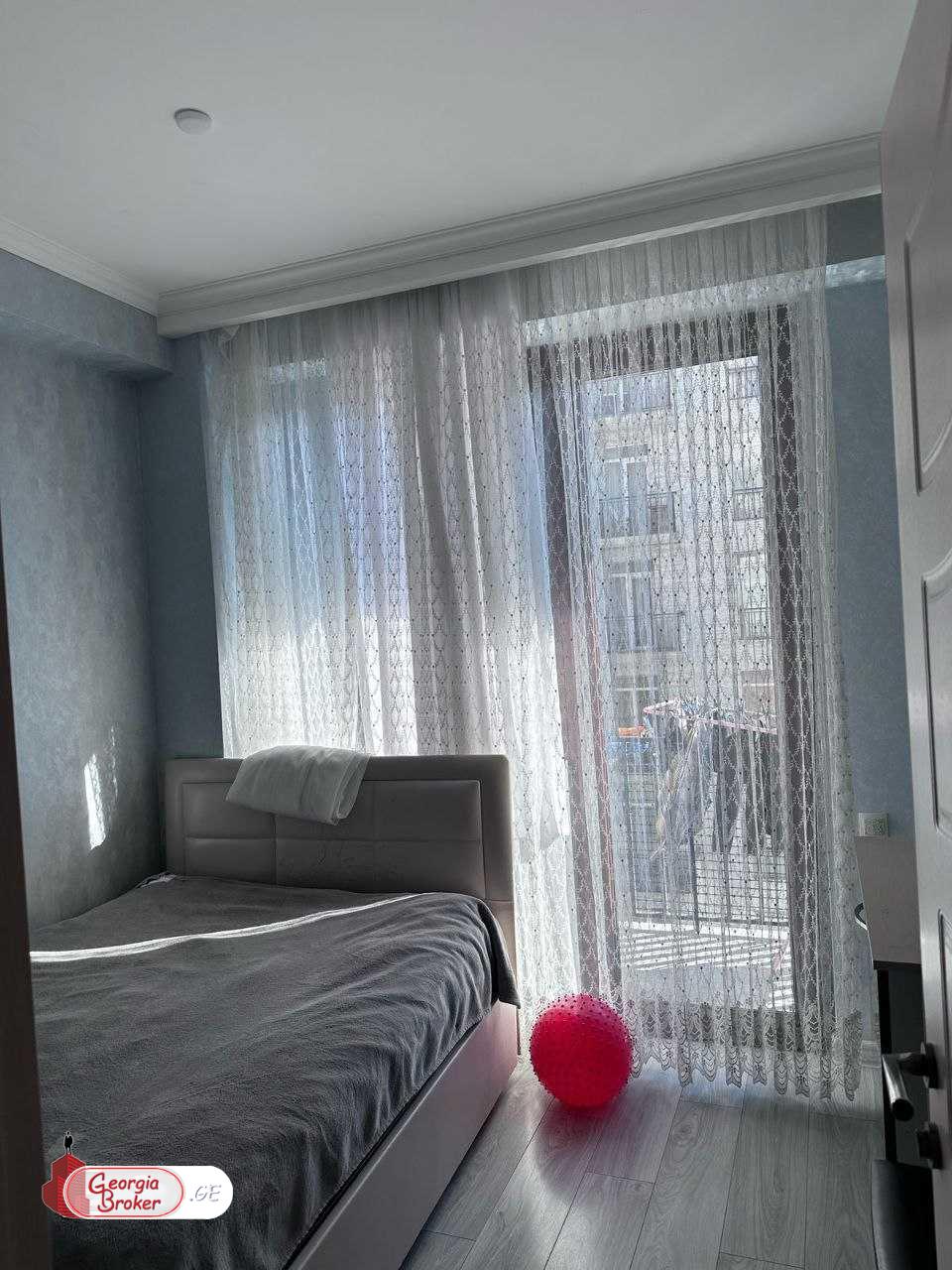 იყიდება ახალი გარემონტებული 3 ოთახიანი ბინა