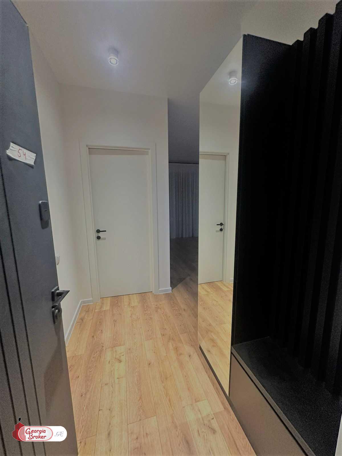 nearly repaired 2-room apartment for sale