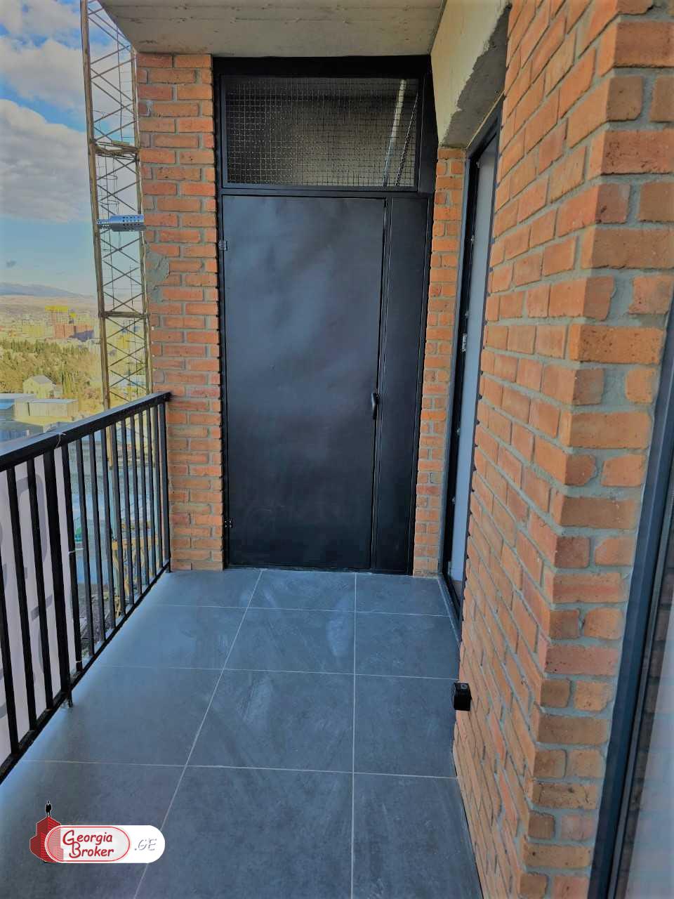 nearly repaired 2-room apartment for sale