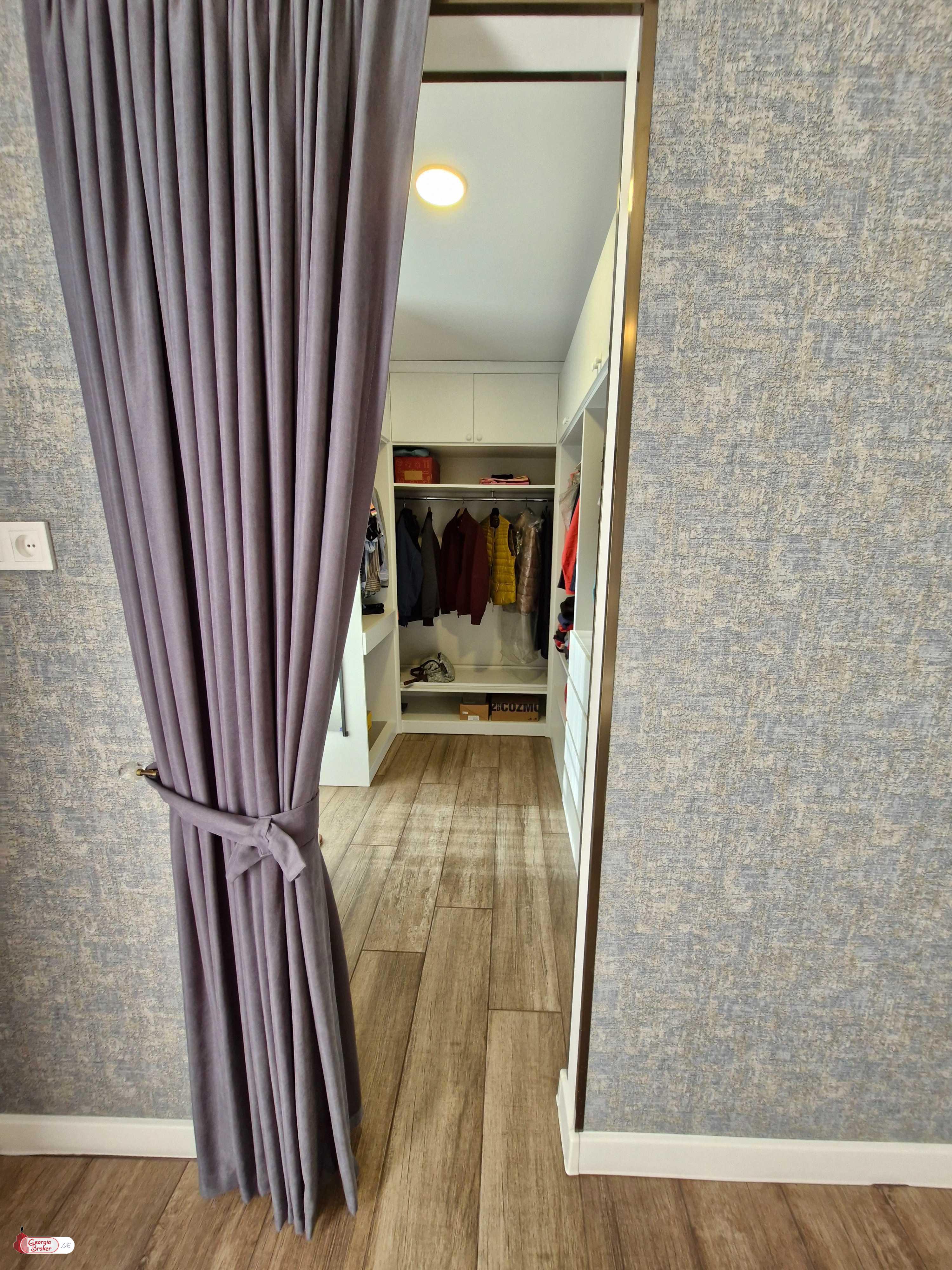 nearly repaired 3-room apartment for sale