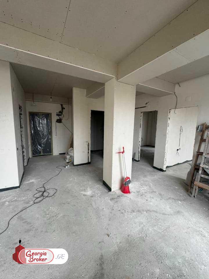 nearly repaired 3-room apartment for sale