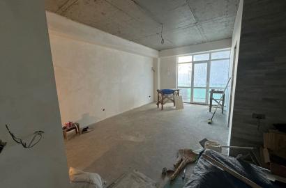 продается квартира с новым ремонтом 4-комнаты