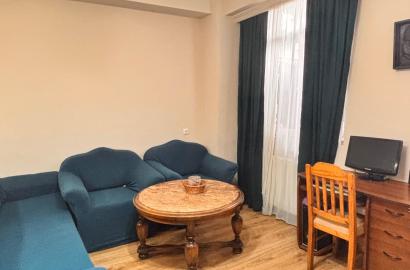 продается квартира с новым ремонтом 3-комнаты