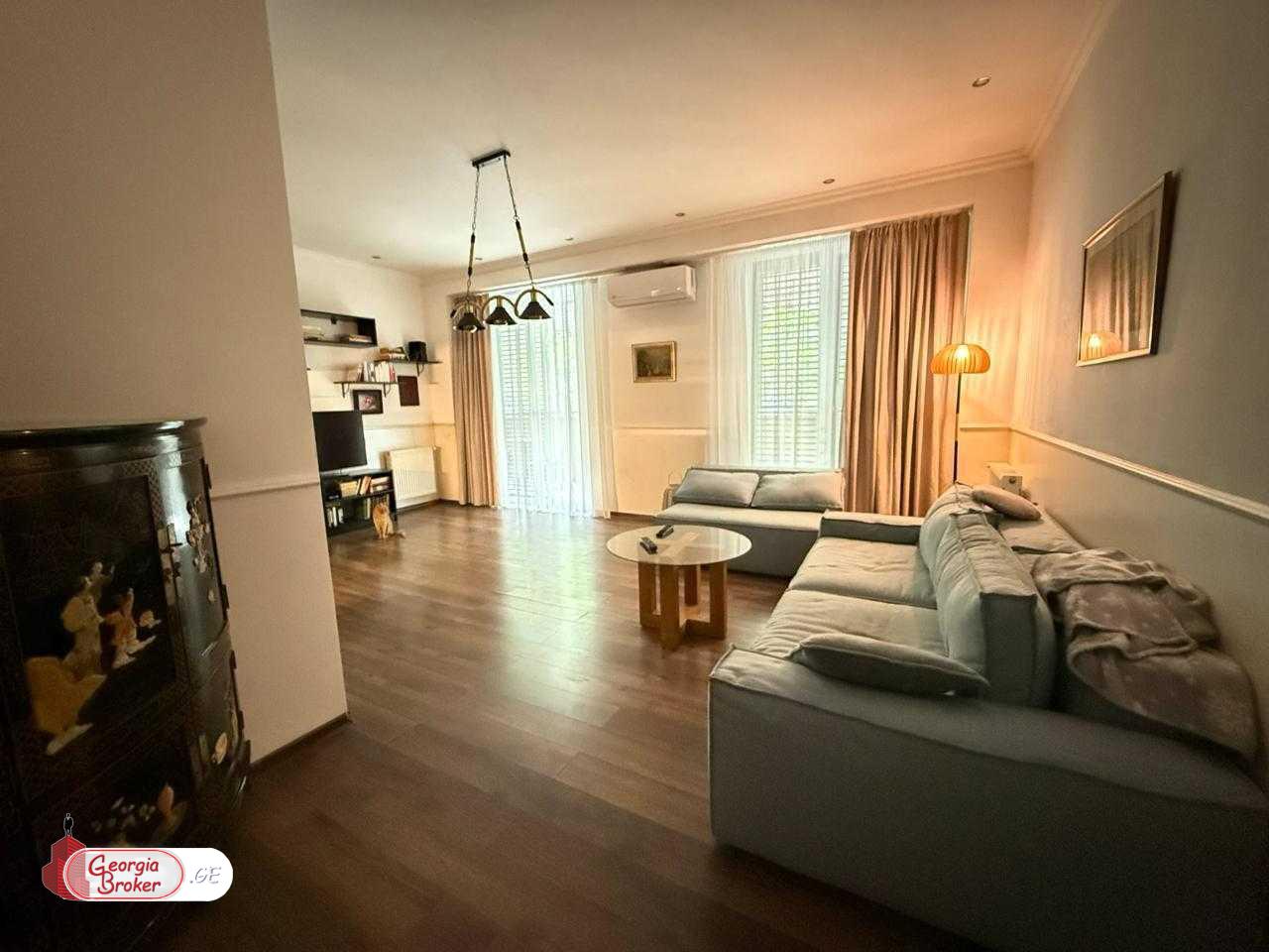 продается квартира с новым ремонтом 3-комнаты