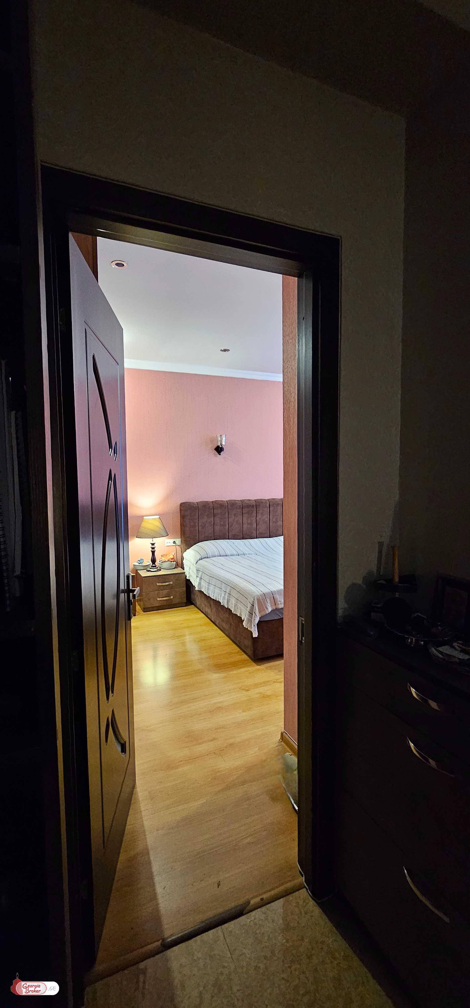 nearly repaired 3-room apartment for sale