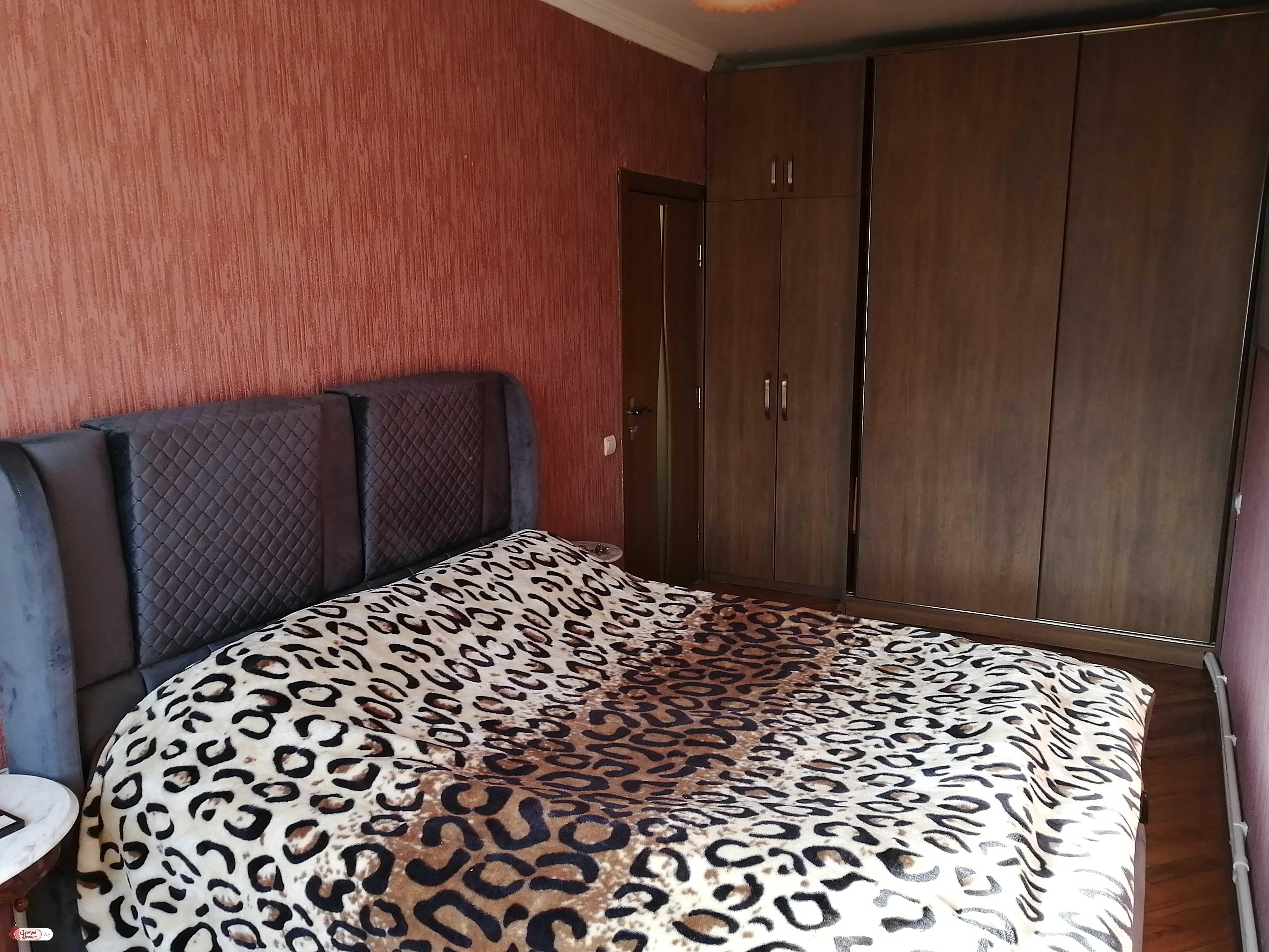 продается квартира с новым ремонтом 5-комнат