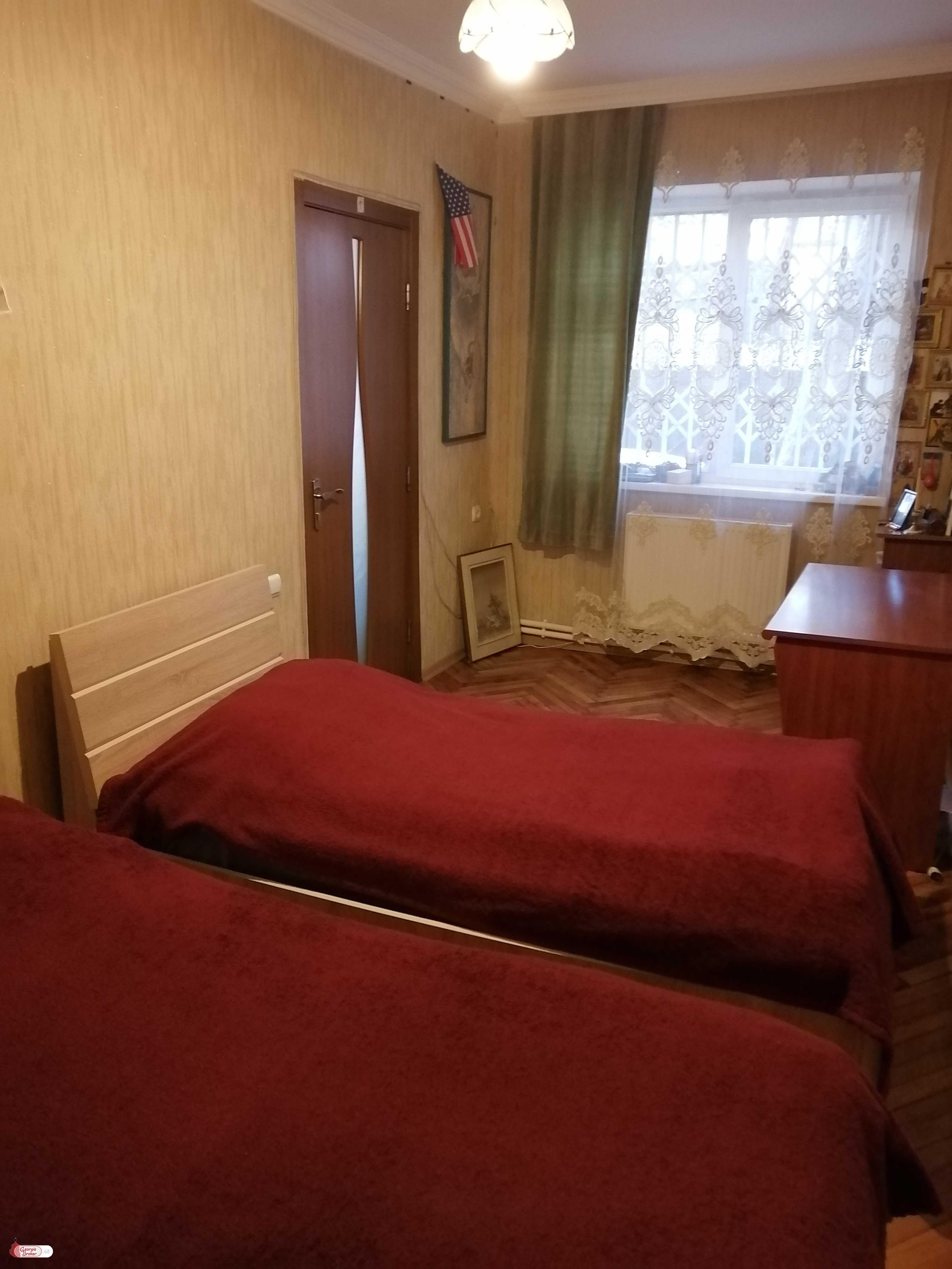 продается квартира с новым ремонтом 5-комнат