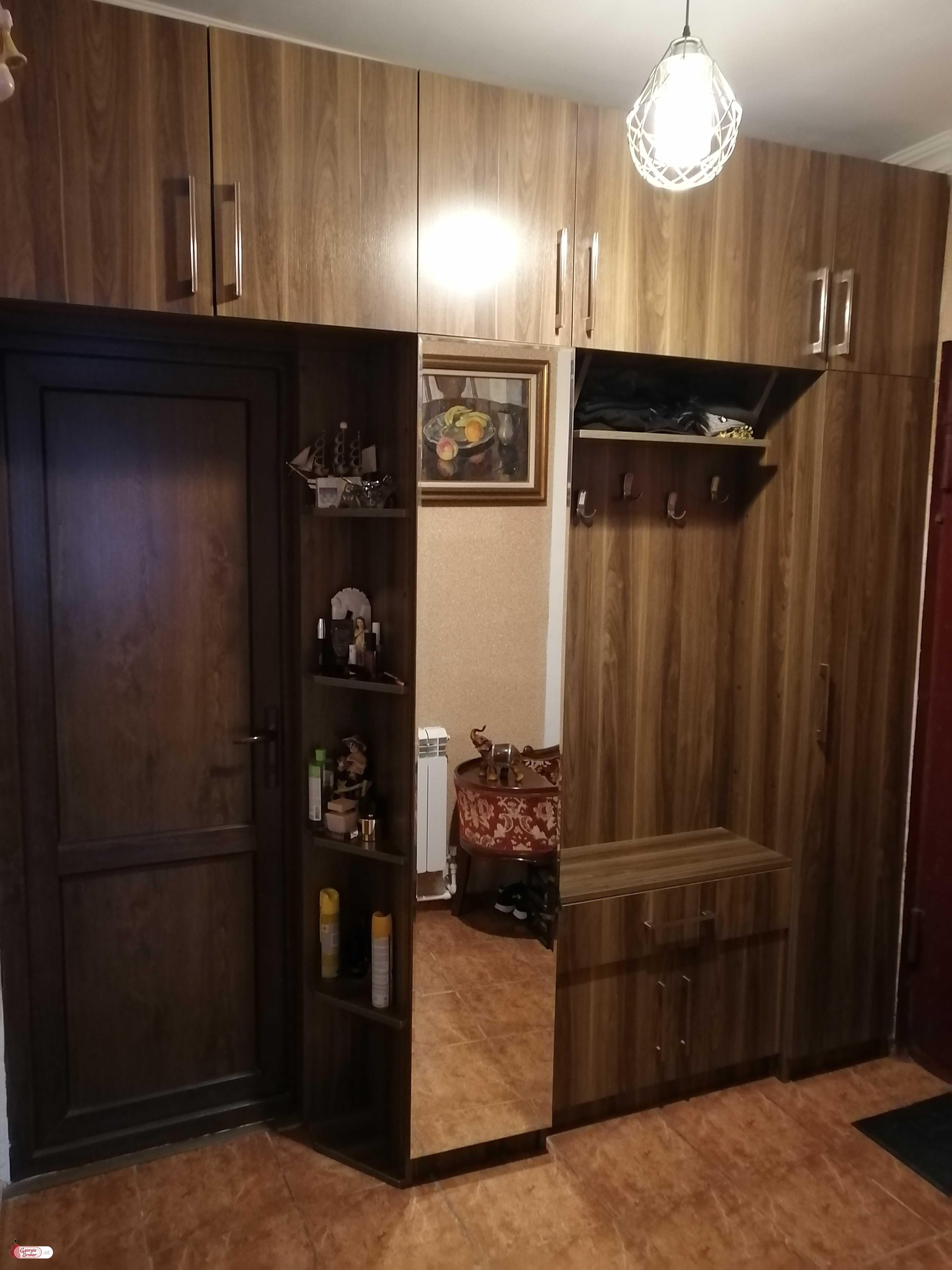 продается квартира с новым ремонтом 5-комнат