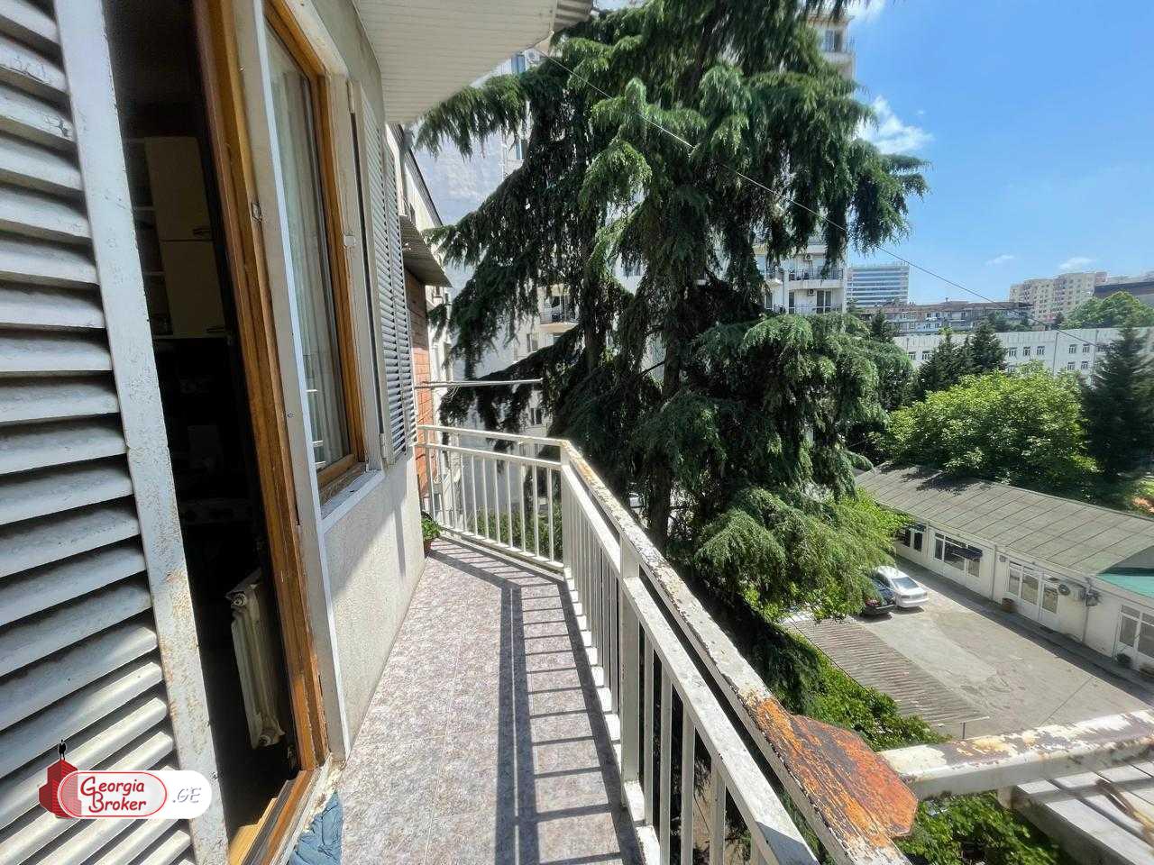 nearly repaired 3-room apartment for sale