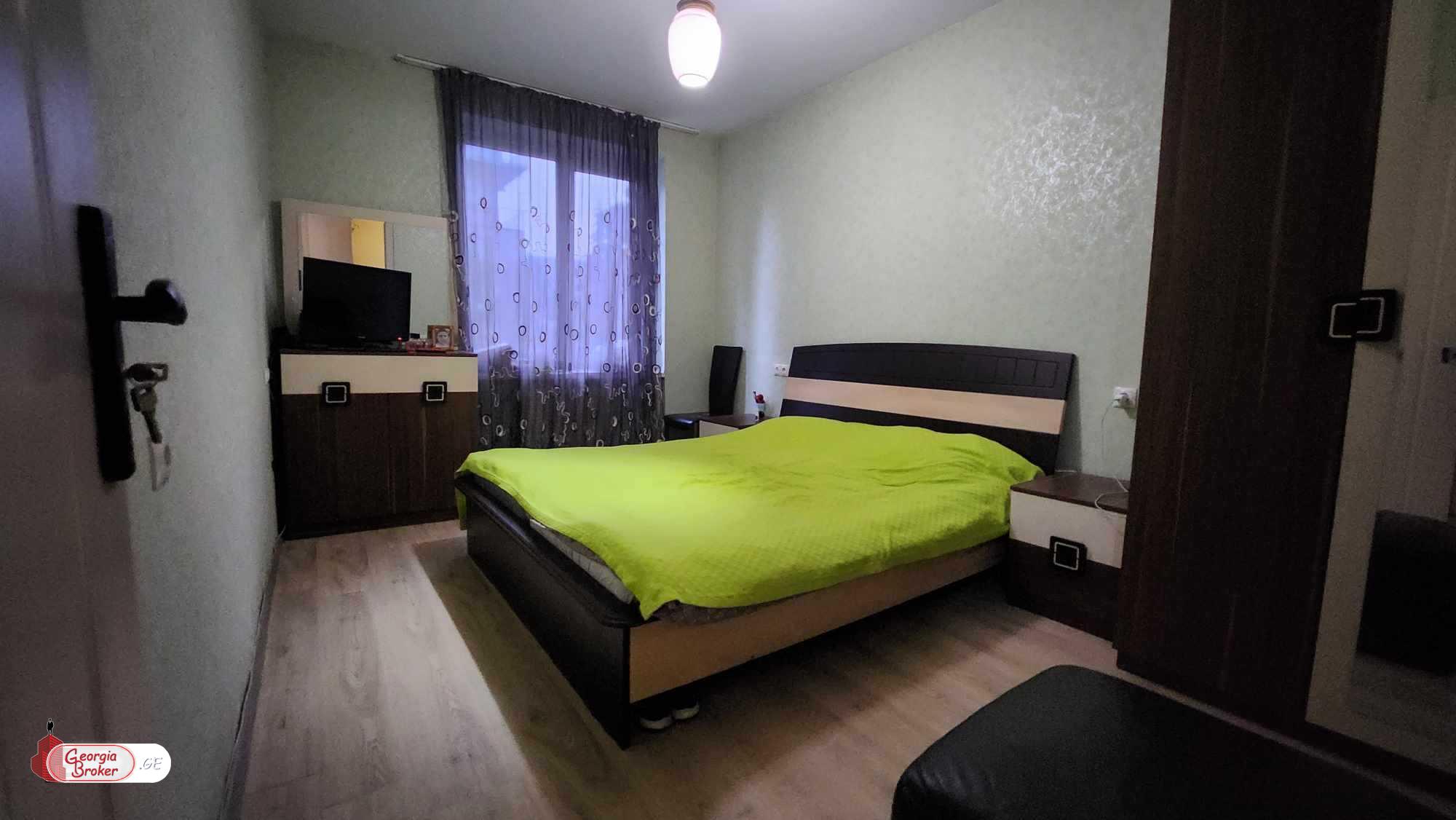 продается квартира с новым ремонтом 3-комнаты