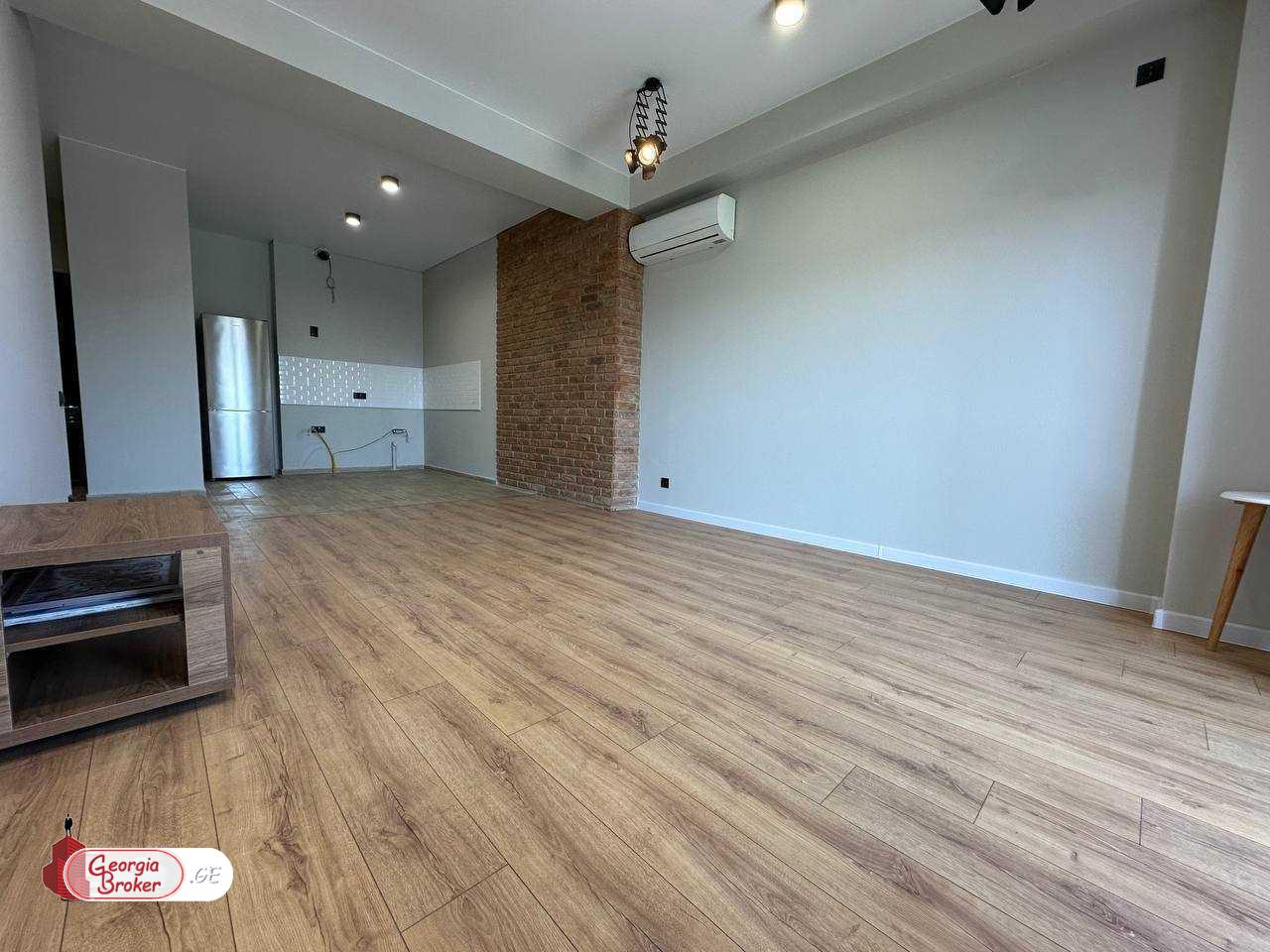 nearly repaired 2-room apartment for sale