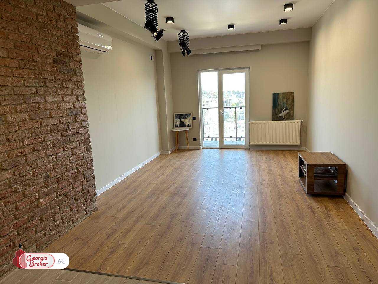 nearly repaired 2-room apartment for sale