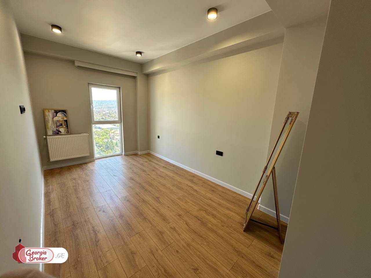 nearly repaired 2-room apartment for sale