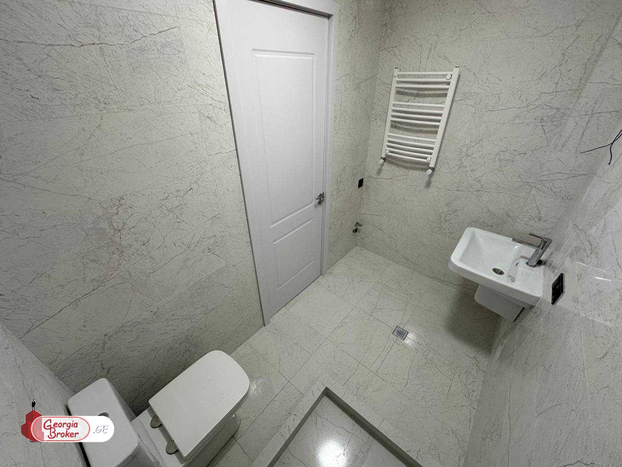 nearly repaired 2-room apartment for sale