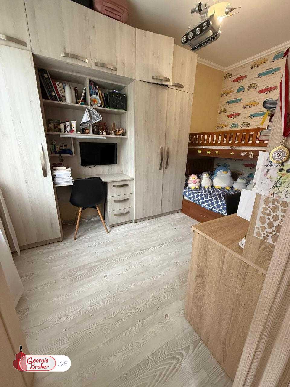 nearly repaired 3-room apartment for sale