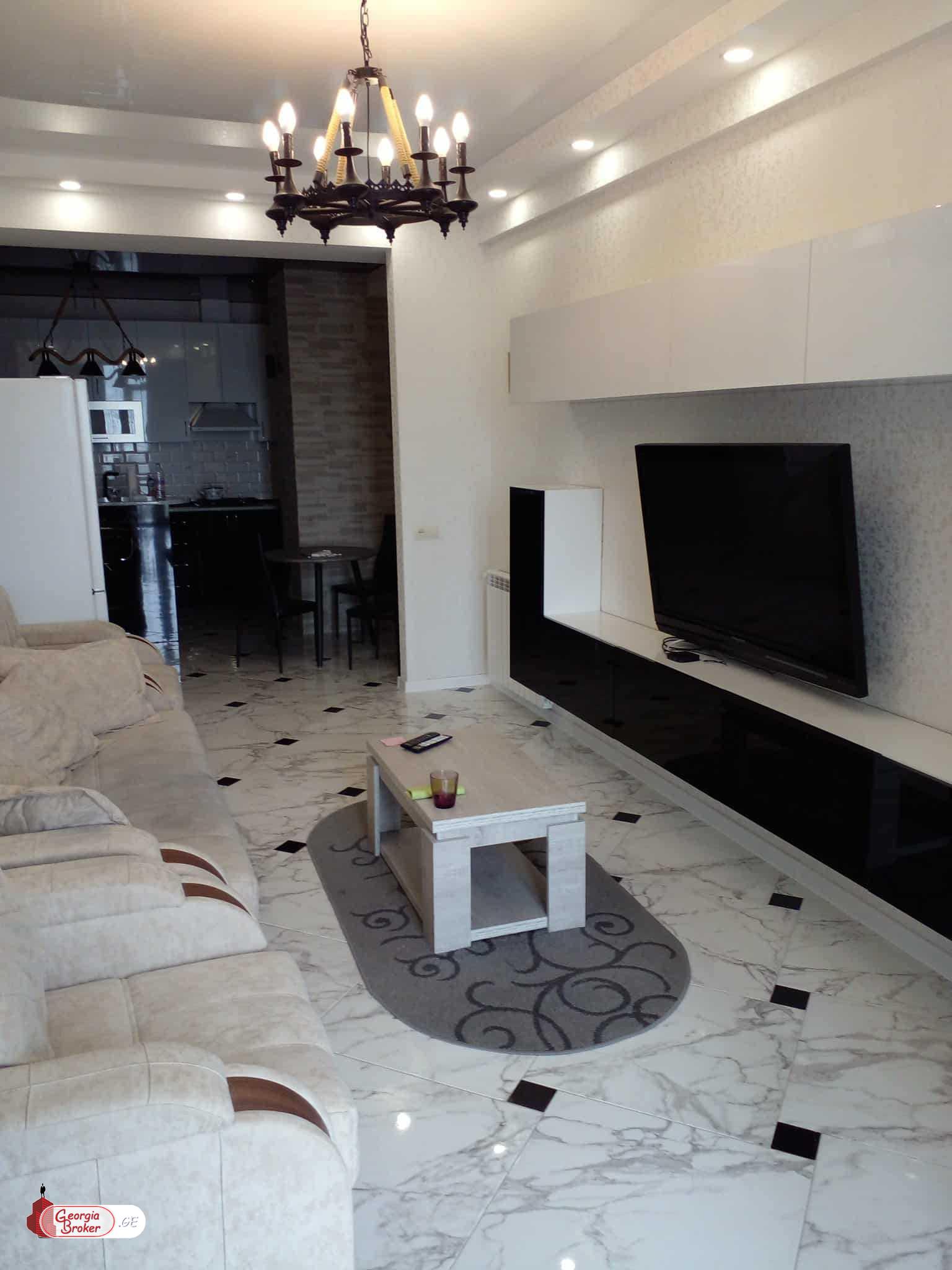 продается квартира с новым ремонтом 3-комнаты