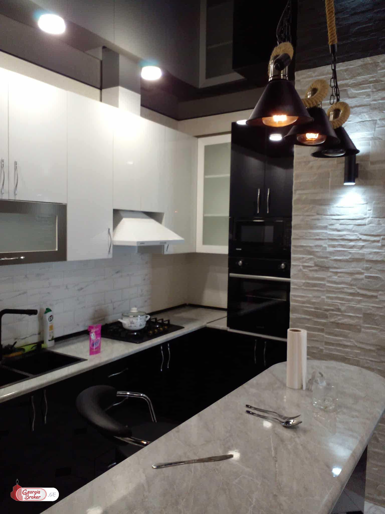 продается квартира с новым ремонтом 3-комнаты