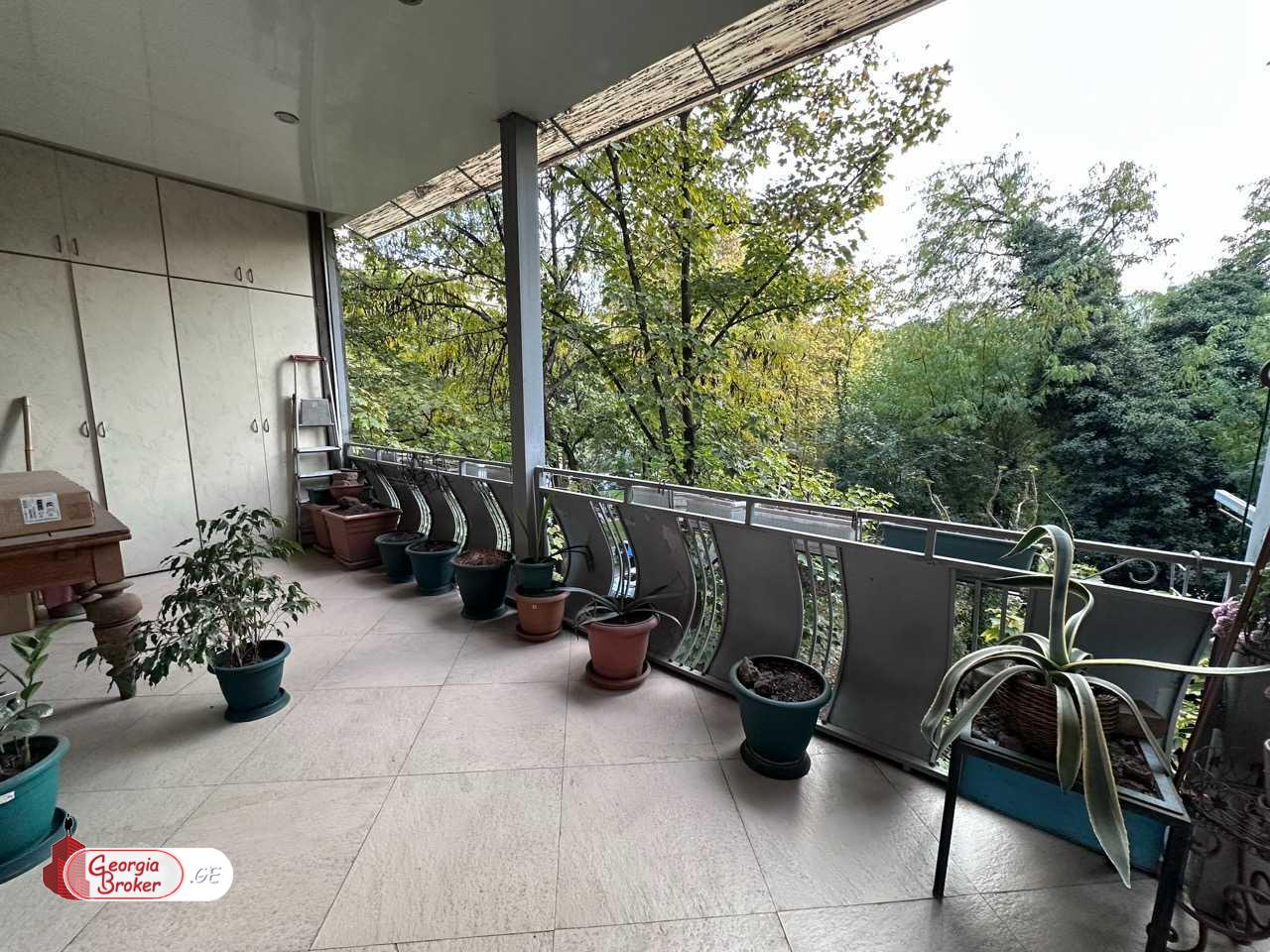 nearly repaired 4-room apartment for sale