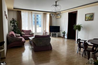 nearly repaired 5-room apartment for sale