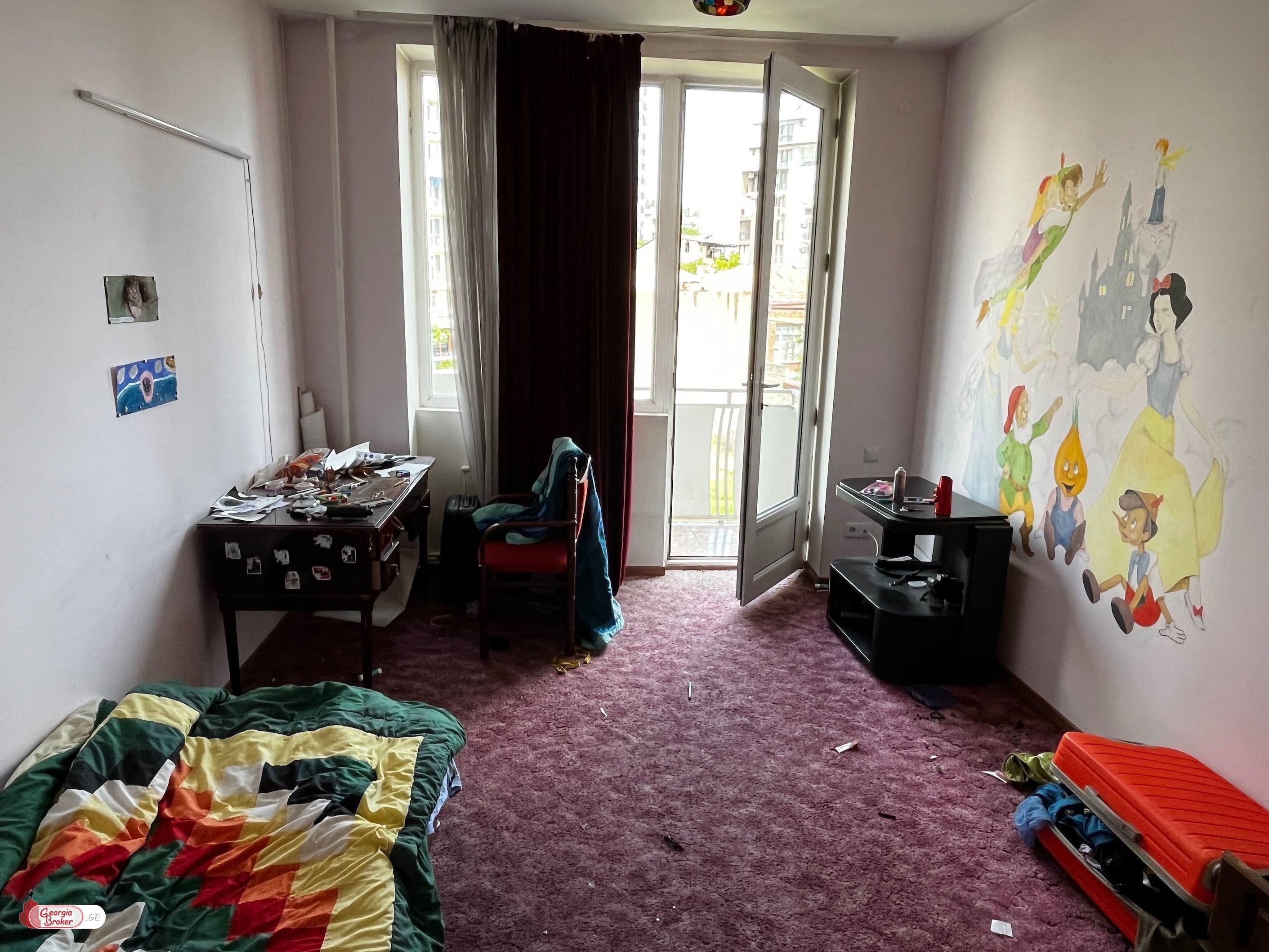 продается квартира с новым ремонтом 5-комнат