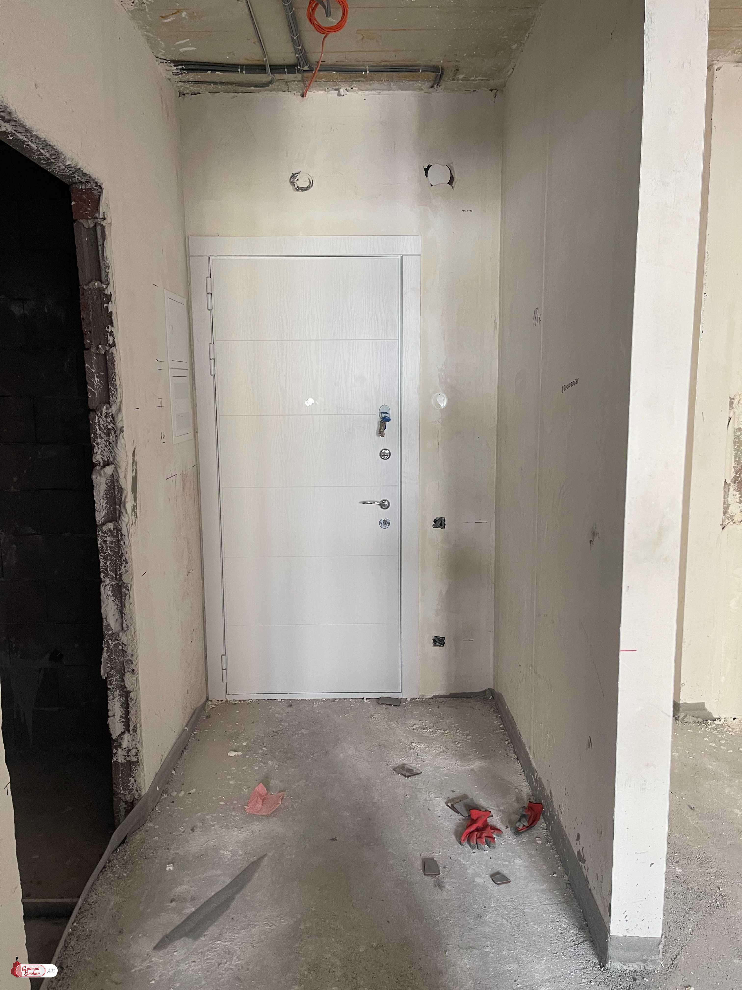 nearly repaired 2-room apartment for sale