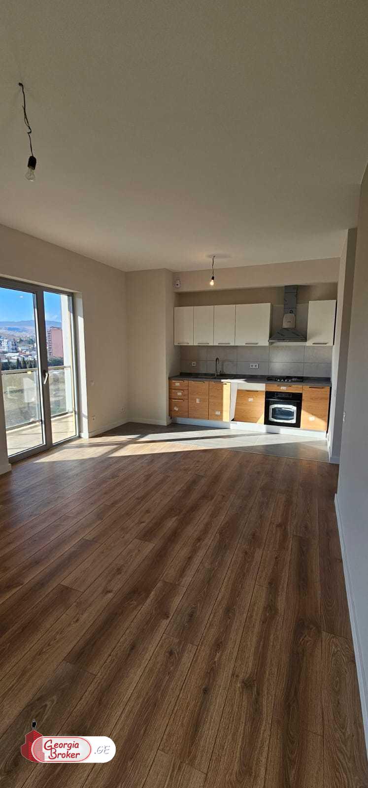 продается квартира с новым ремонтом 3-комнаты