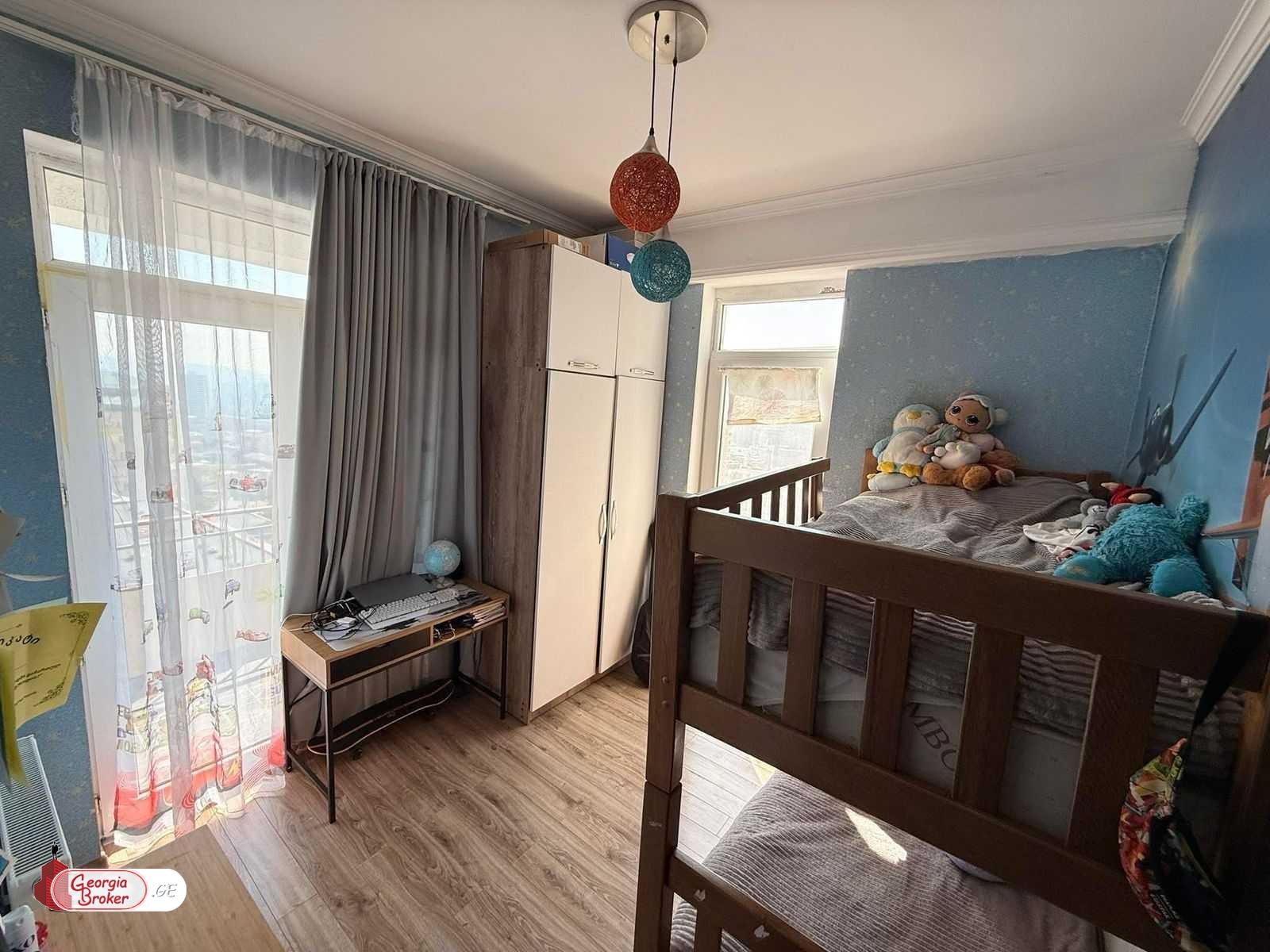 продается квартира с новым ремонтом 3-комнаты