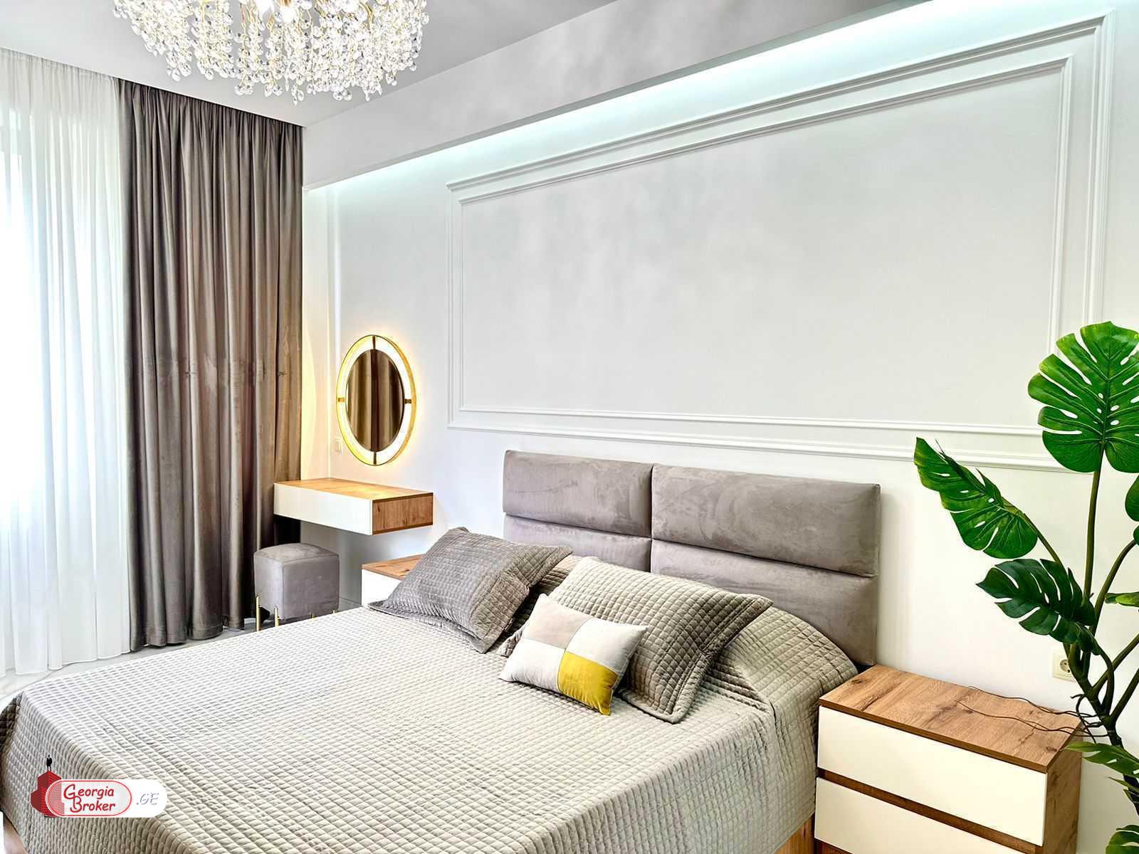 продается квартира с новым ремонтом 4-комнаты