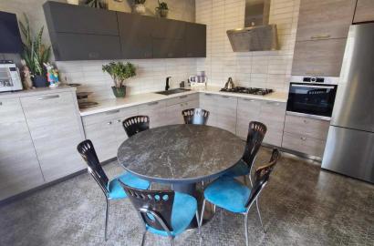 nearly repaired 5-room apartment for sale