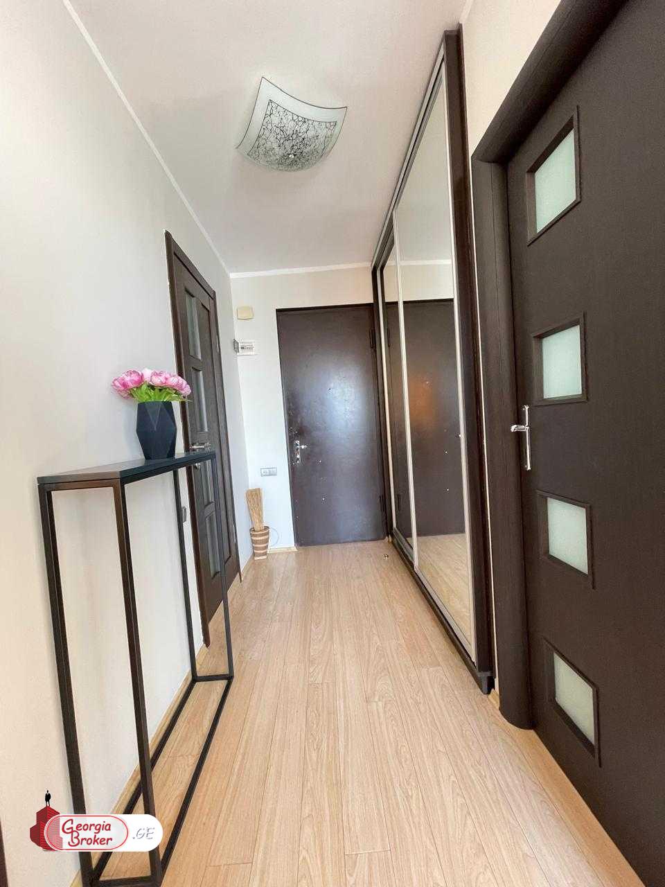 nearly repaired 3-room apartment for sale