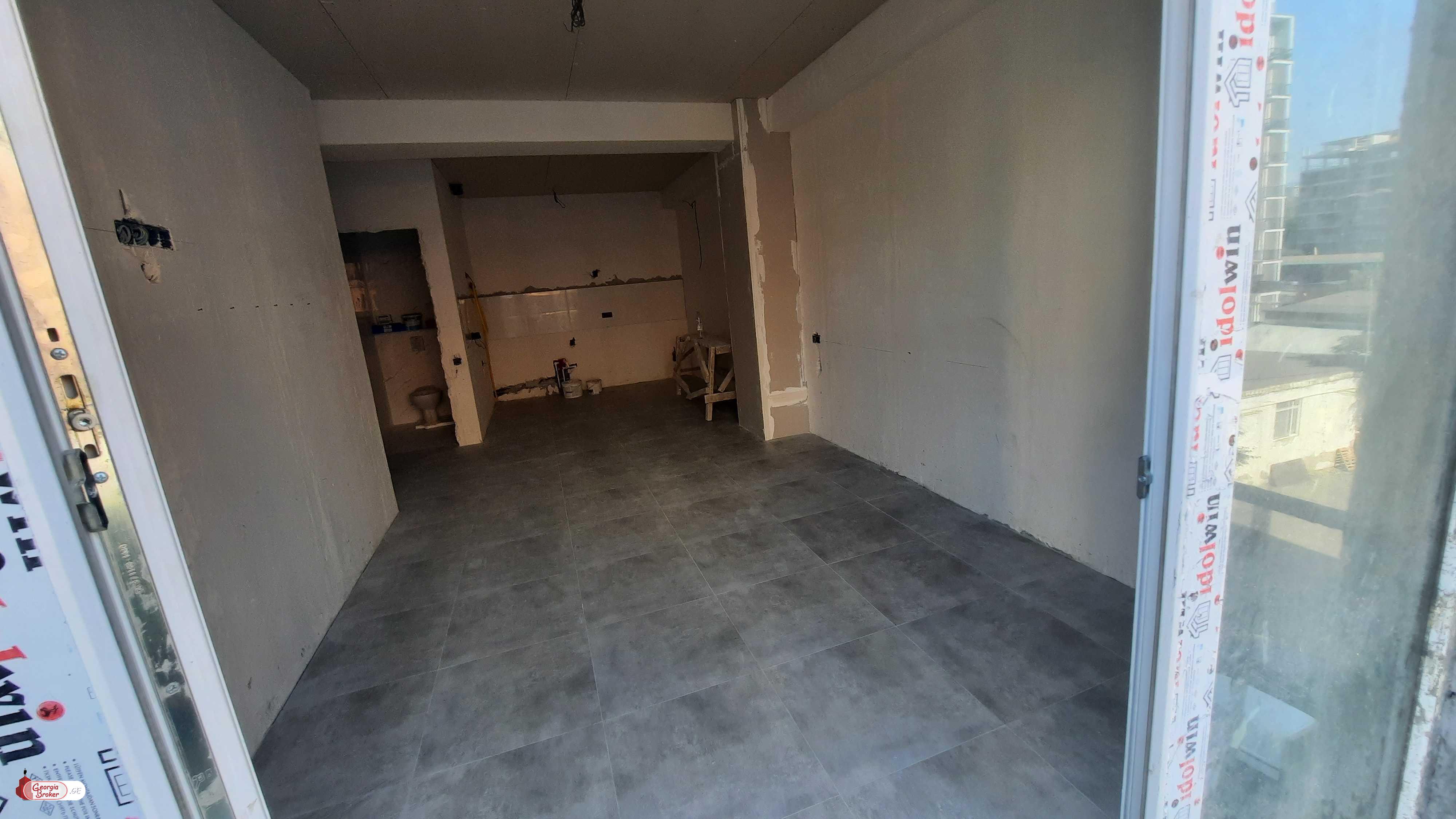 продается квартира с новым ремонтом 4-комнаты