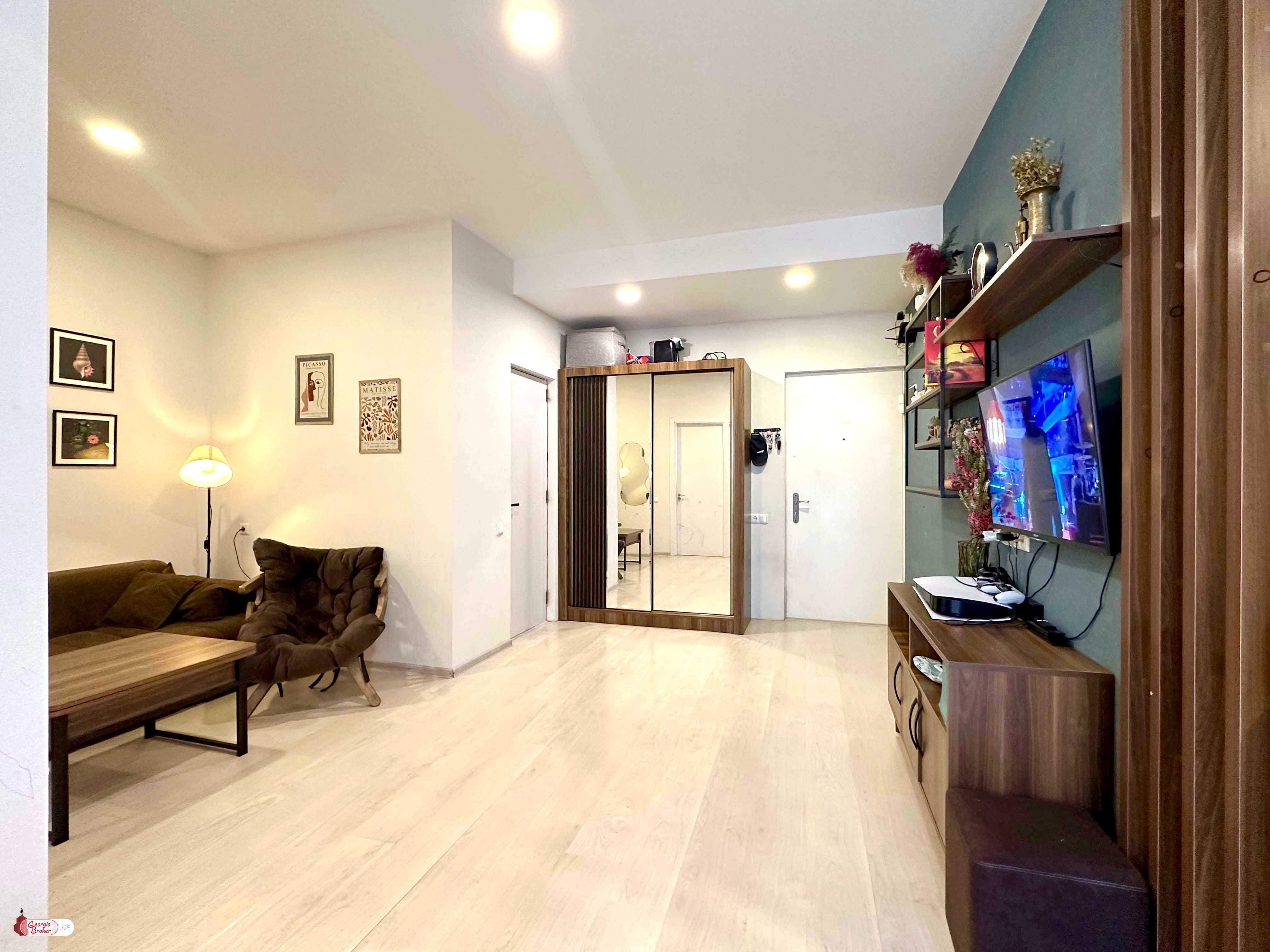 nearly repaired 3-room apartment for sale