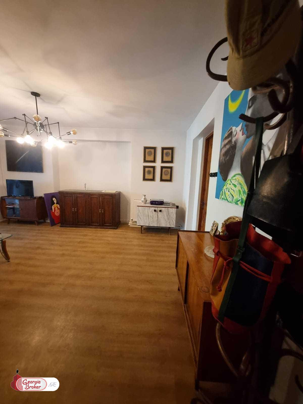 nearly repaired 3-room apartment for sale