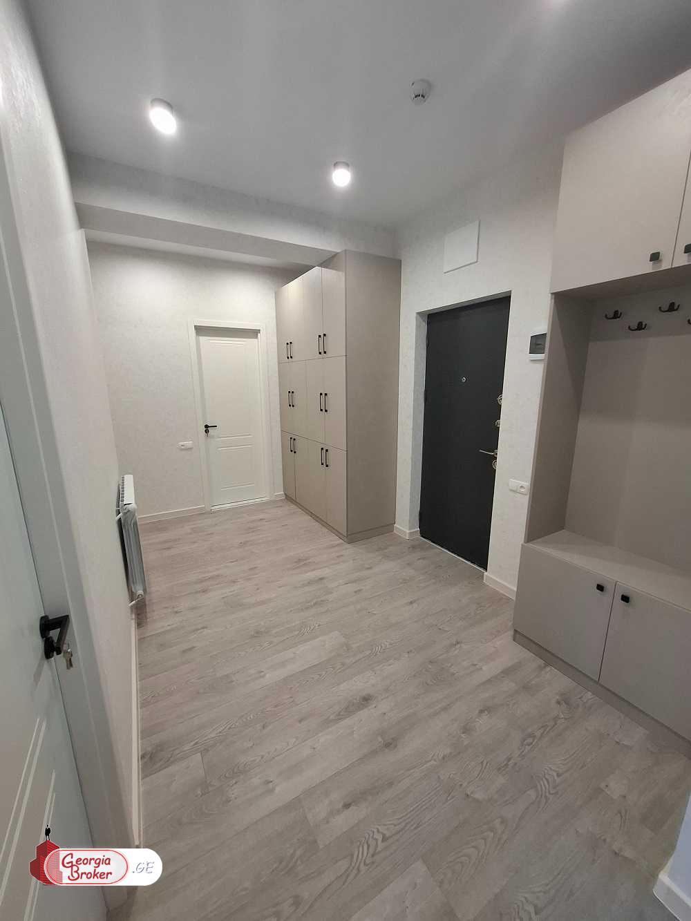 nearly repaired 3-room apartment for sale