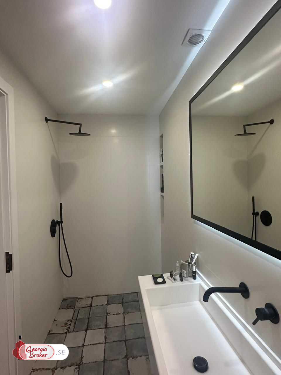 nearly repaired 4-room apartment for sale