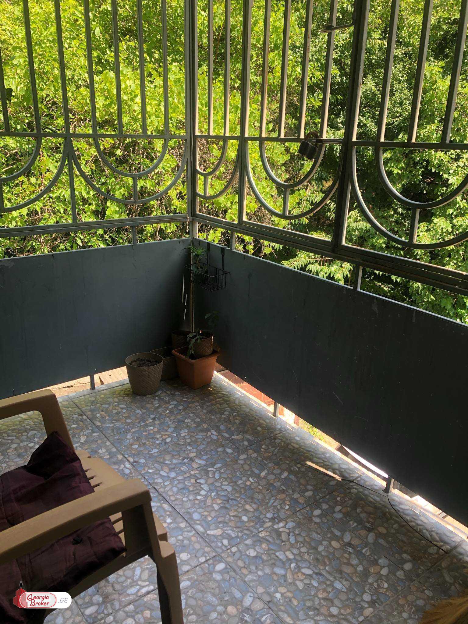 продается квартира с новым ремонтом 3-комнаты