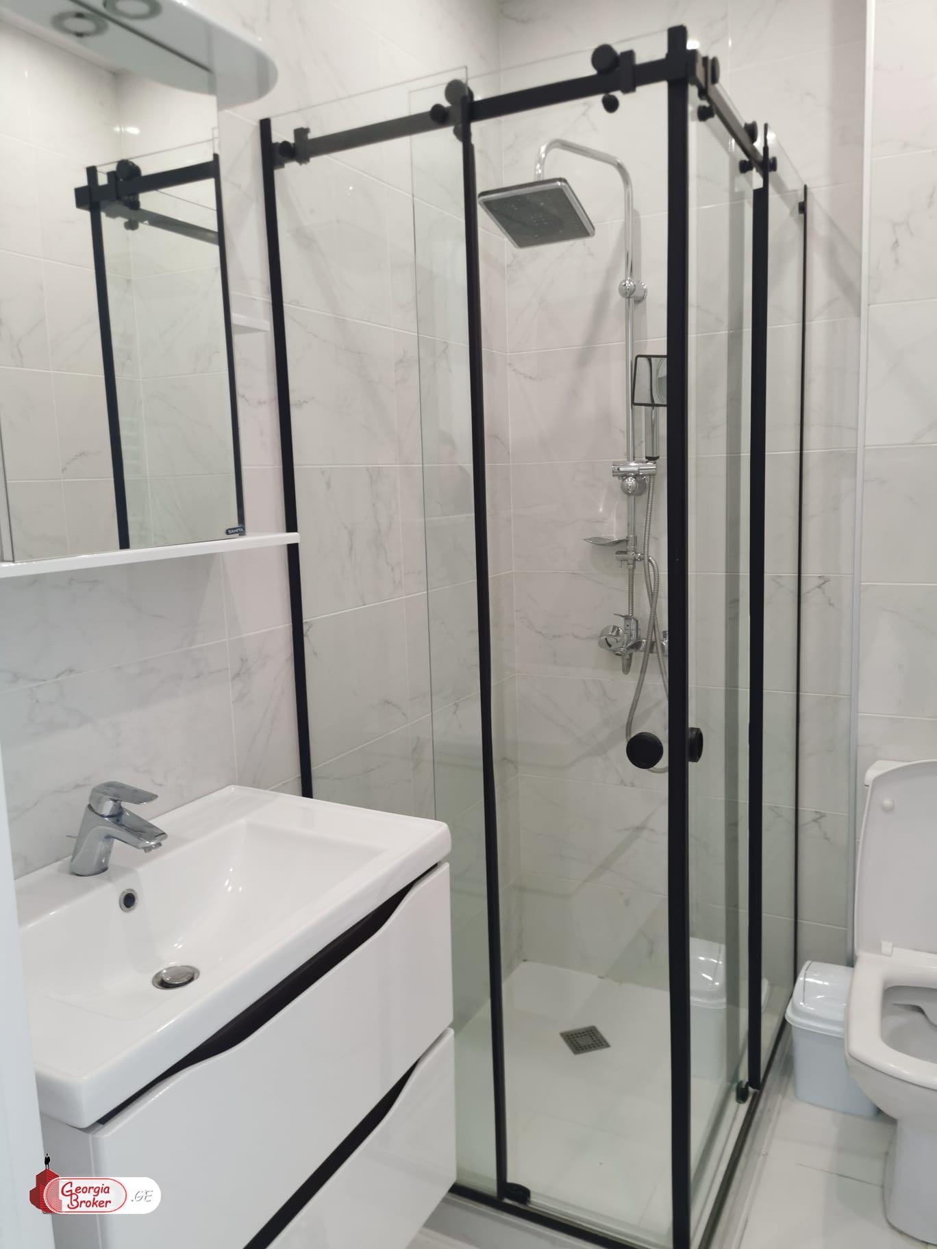 продается квартира с новым ремонтом 3-комнаты