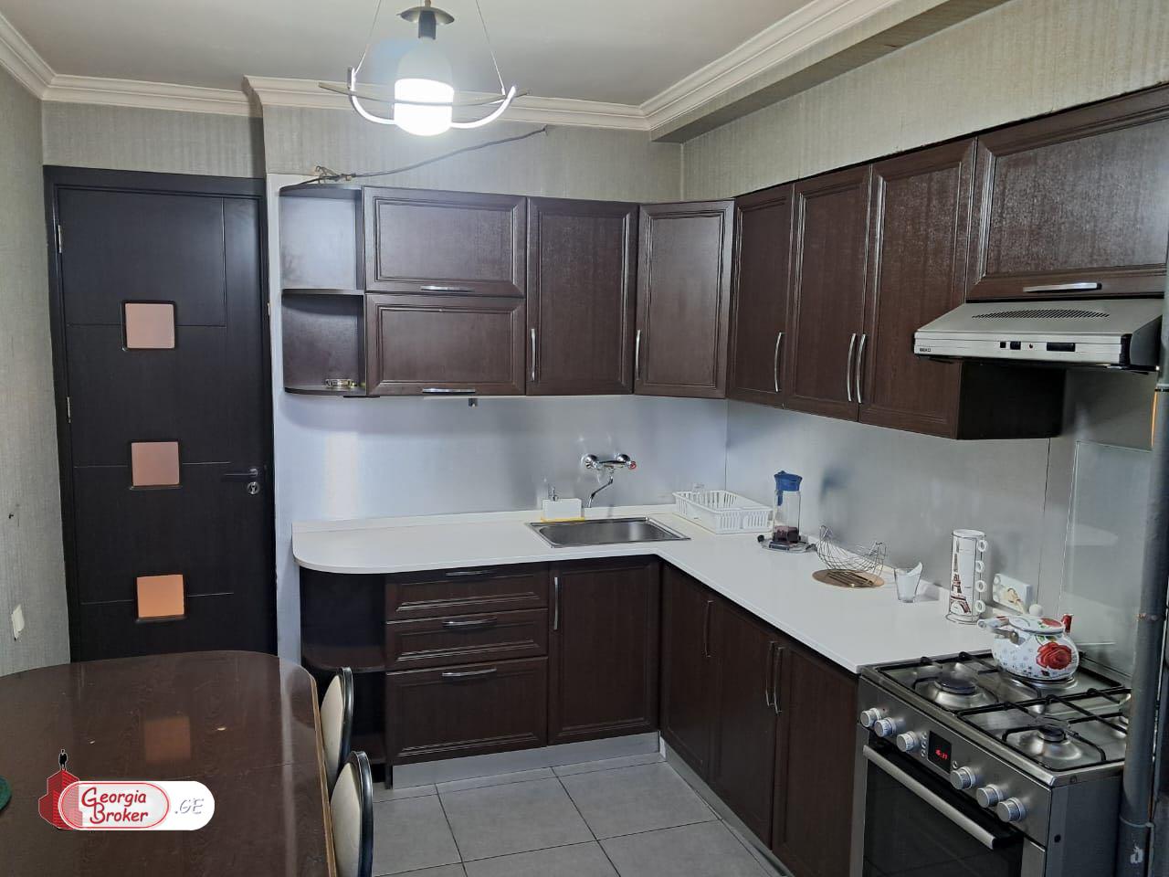 nearly repaired 3-room apartment for sale