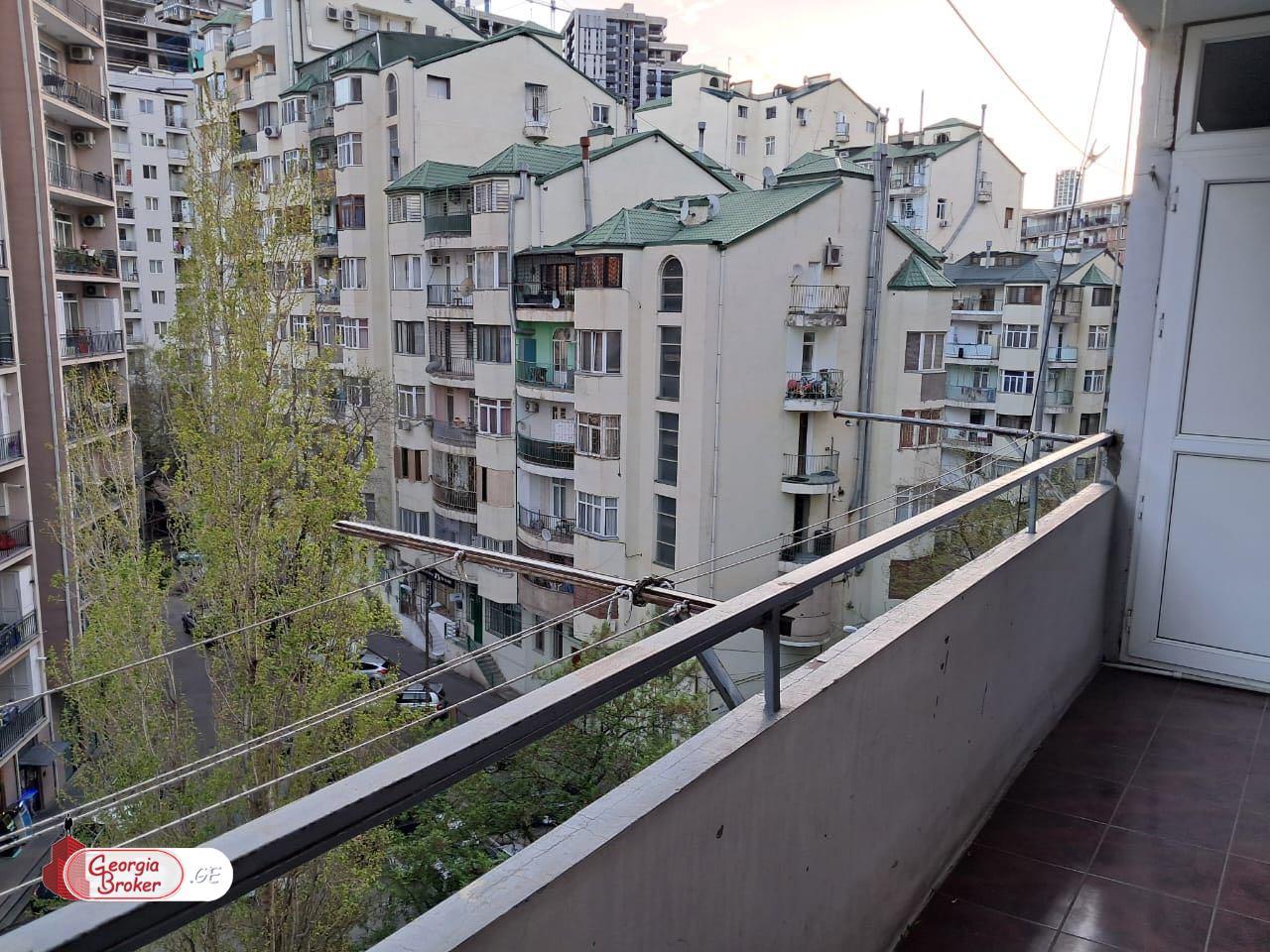 nearly repaired 3-room apartment for sale