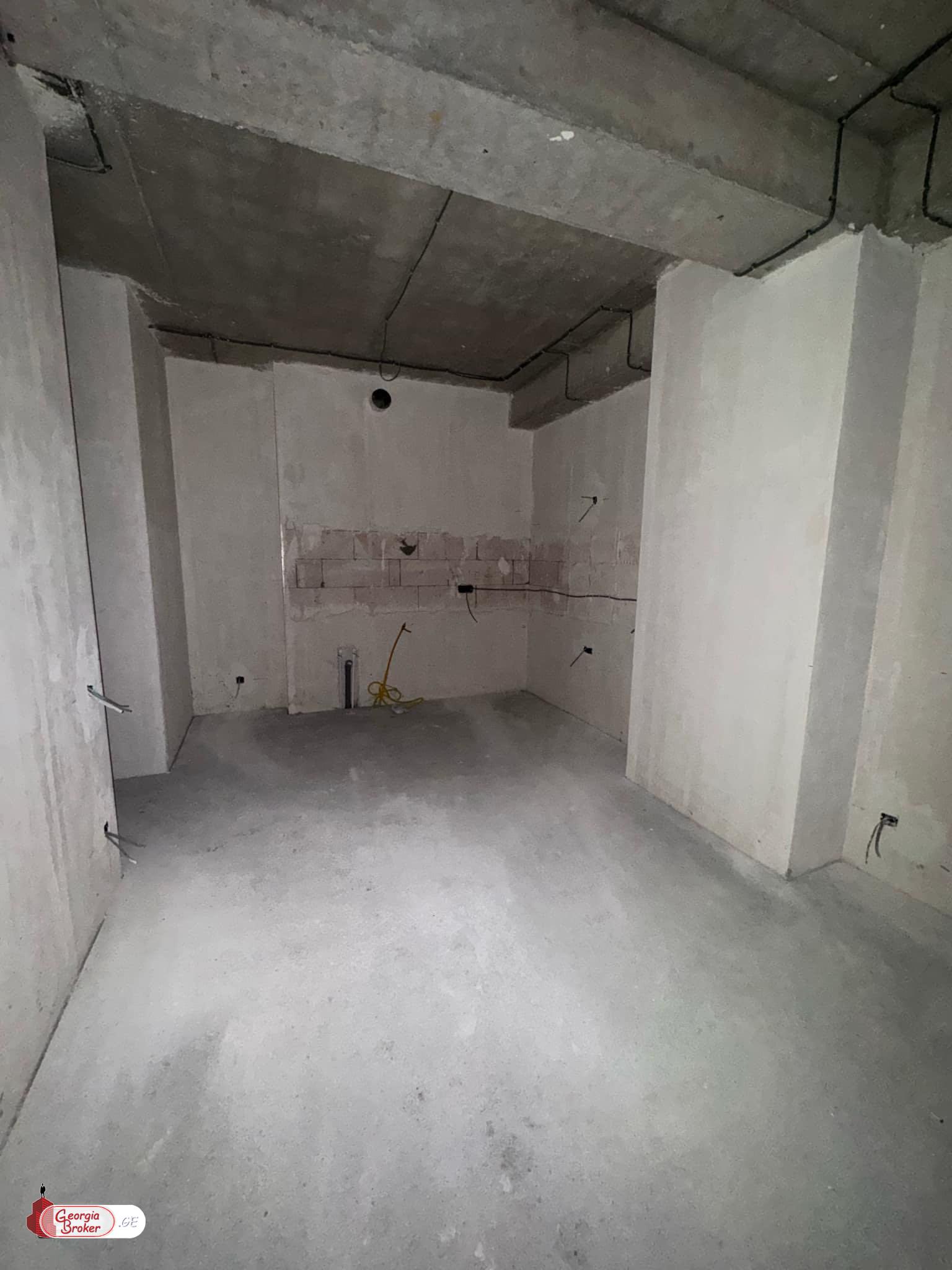 продается квартира с новым ремонтом 3-комнаты