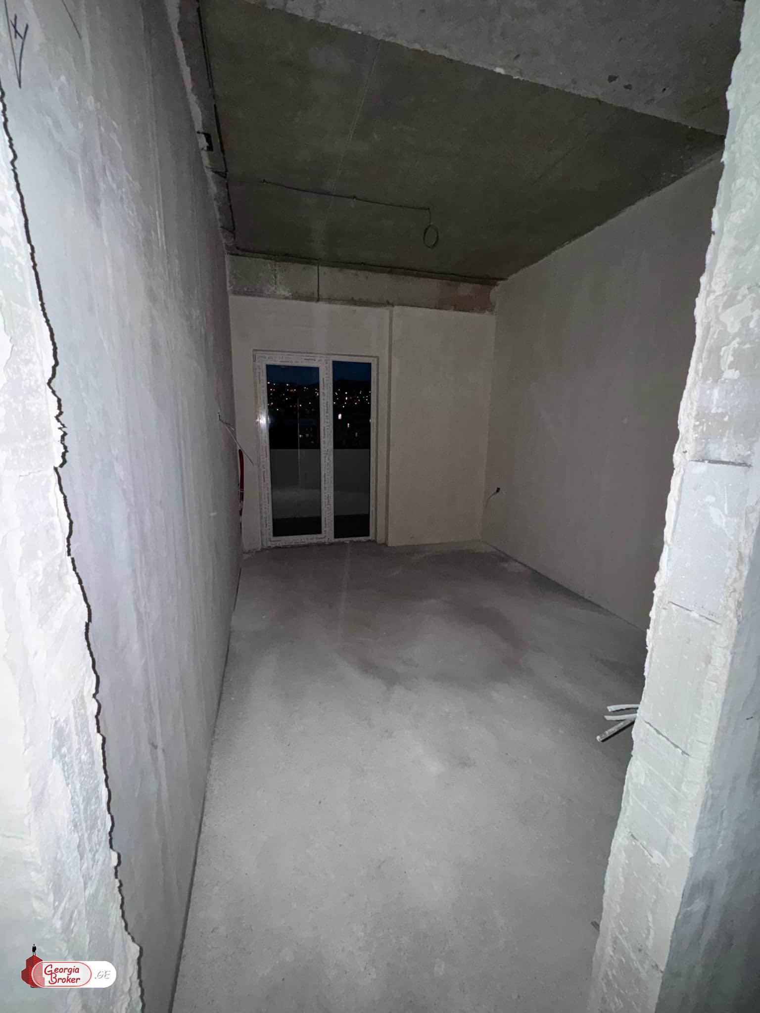 продается квартира с новым ремонтом 3-комнаты