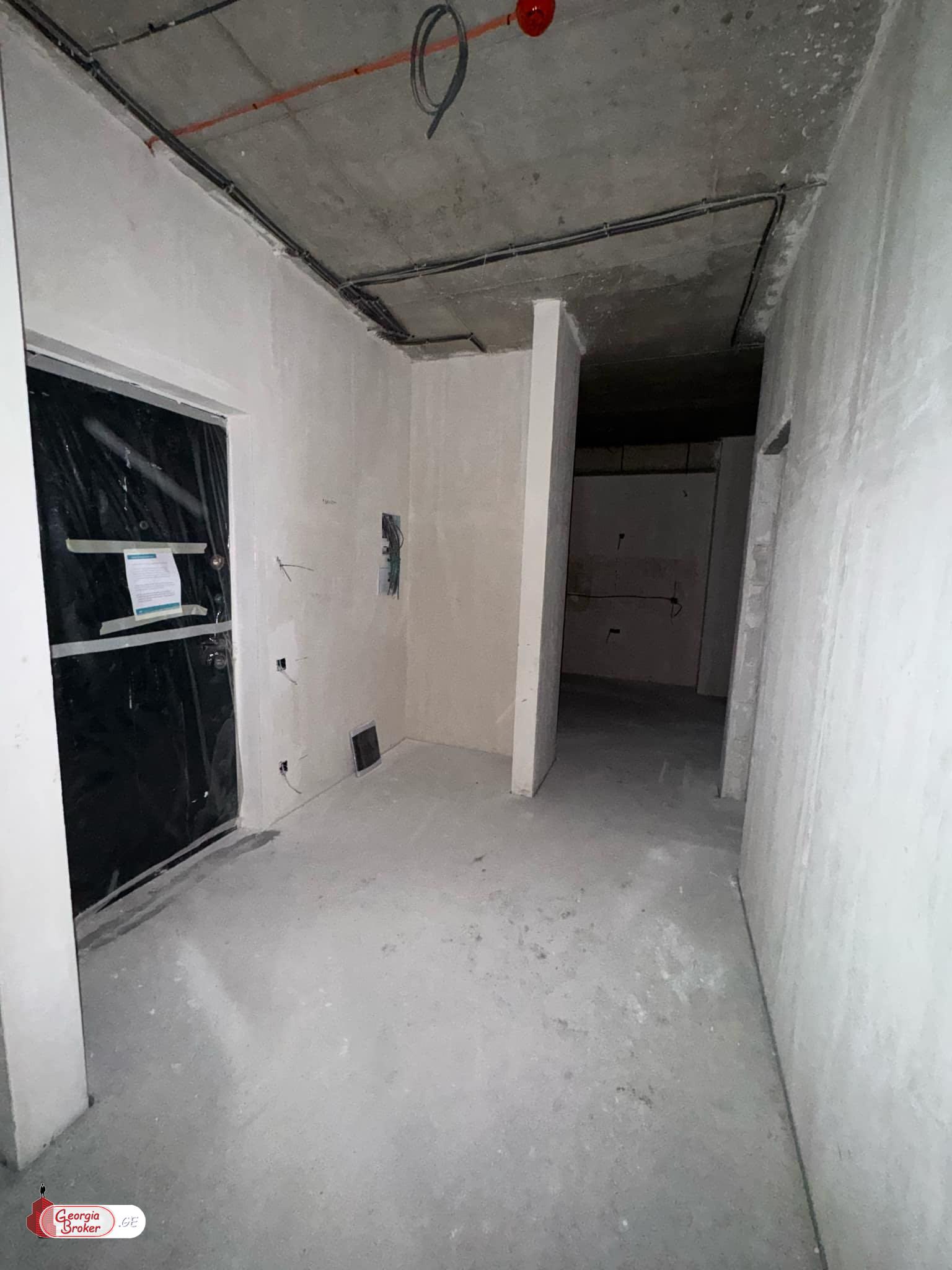 продается квартира с новым ремонтом 3-комнаты