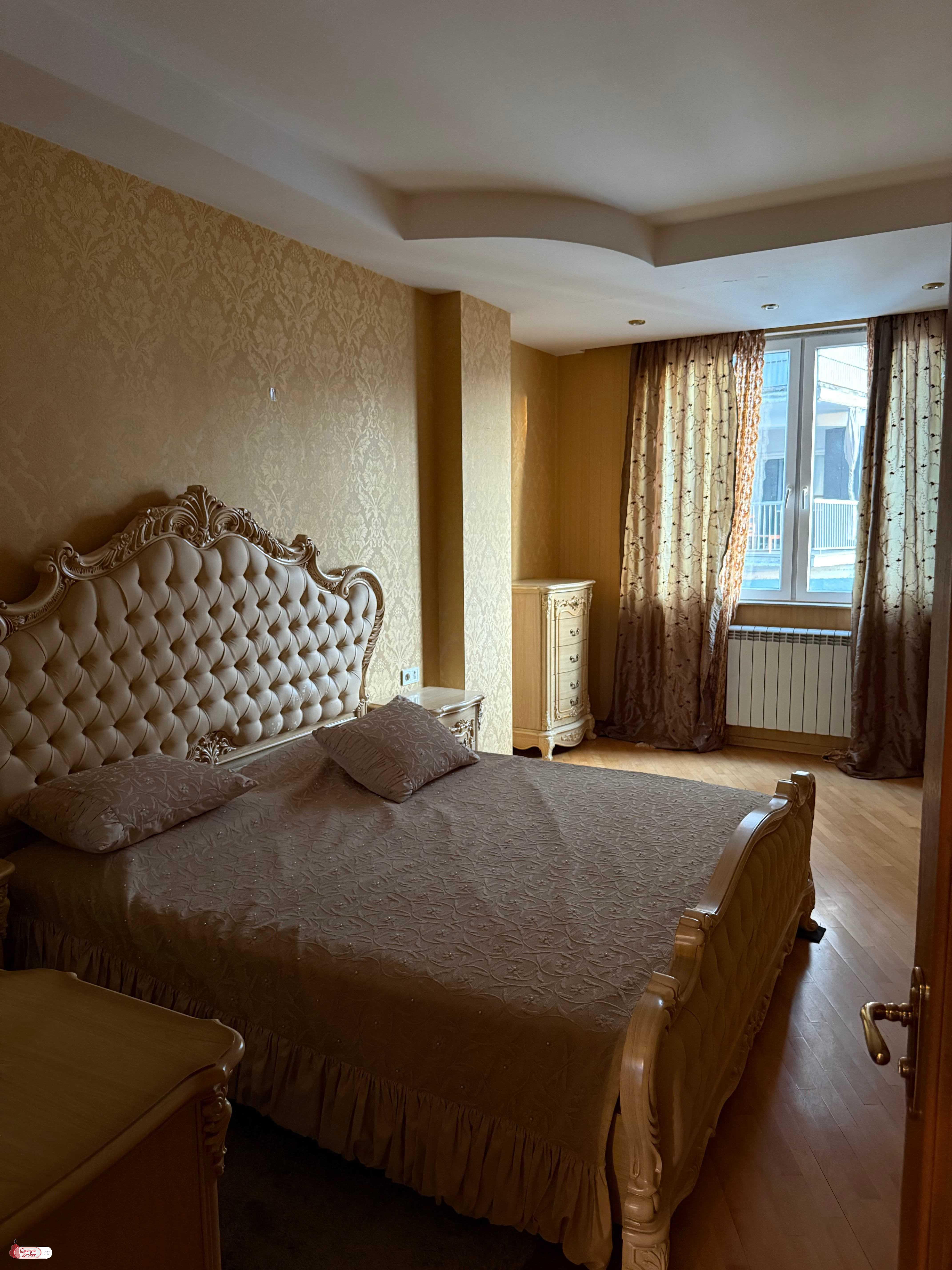 продается квартира с новым ремонтом 3-комнаты