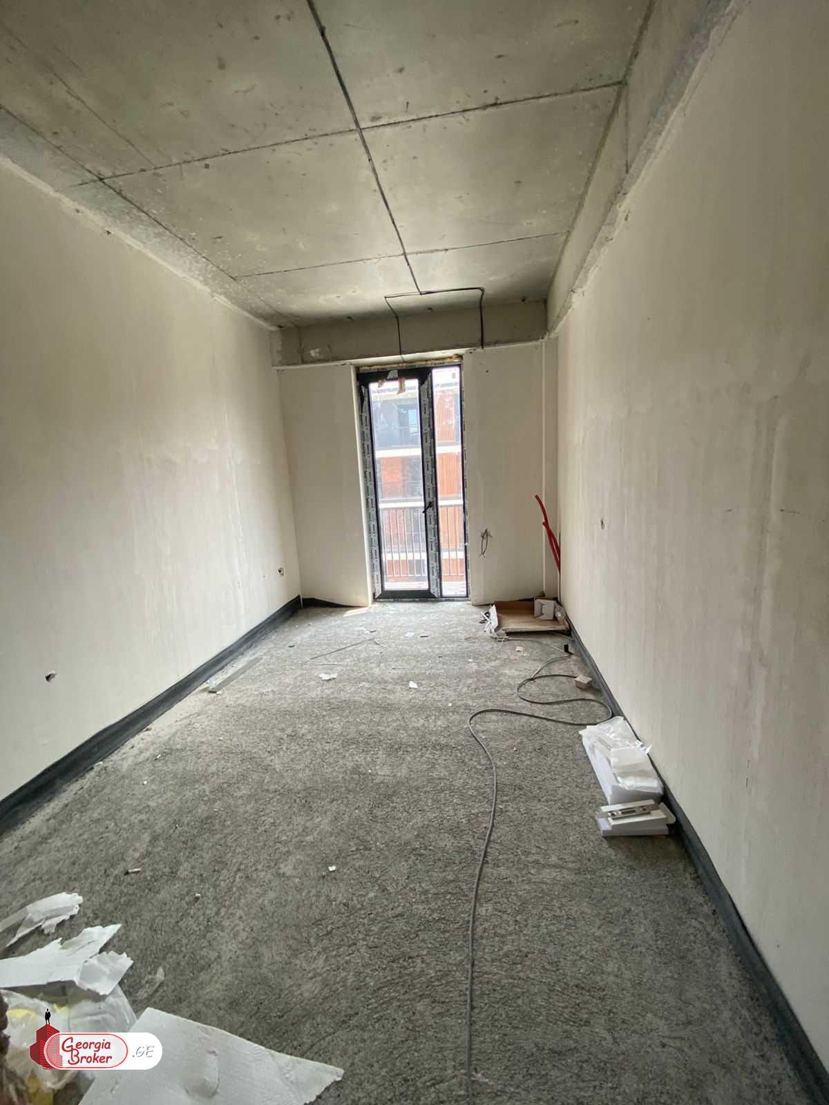 nearly repaired 2-room apartment for sale