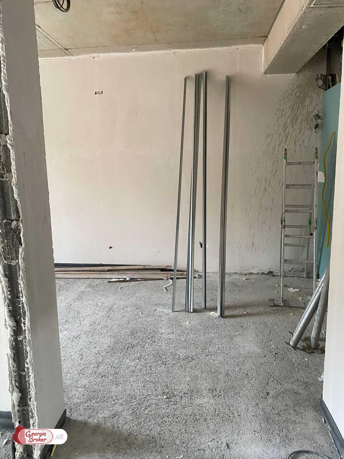 nearly repaired 2-room apartment for sale