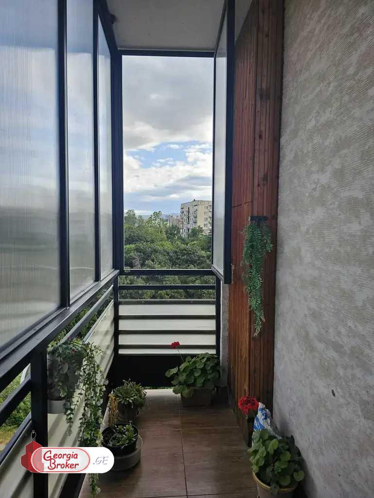 nearly repaired 3-room apartment for sale