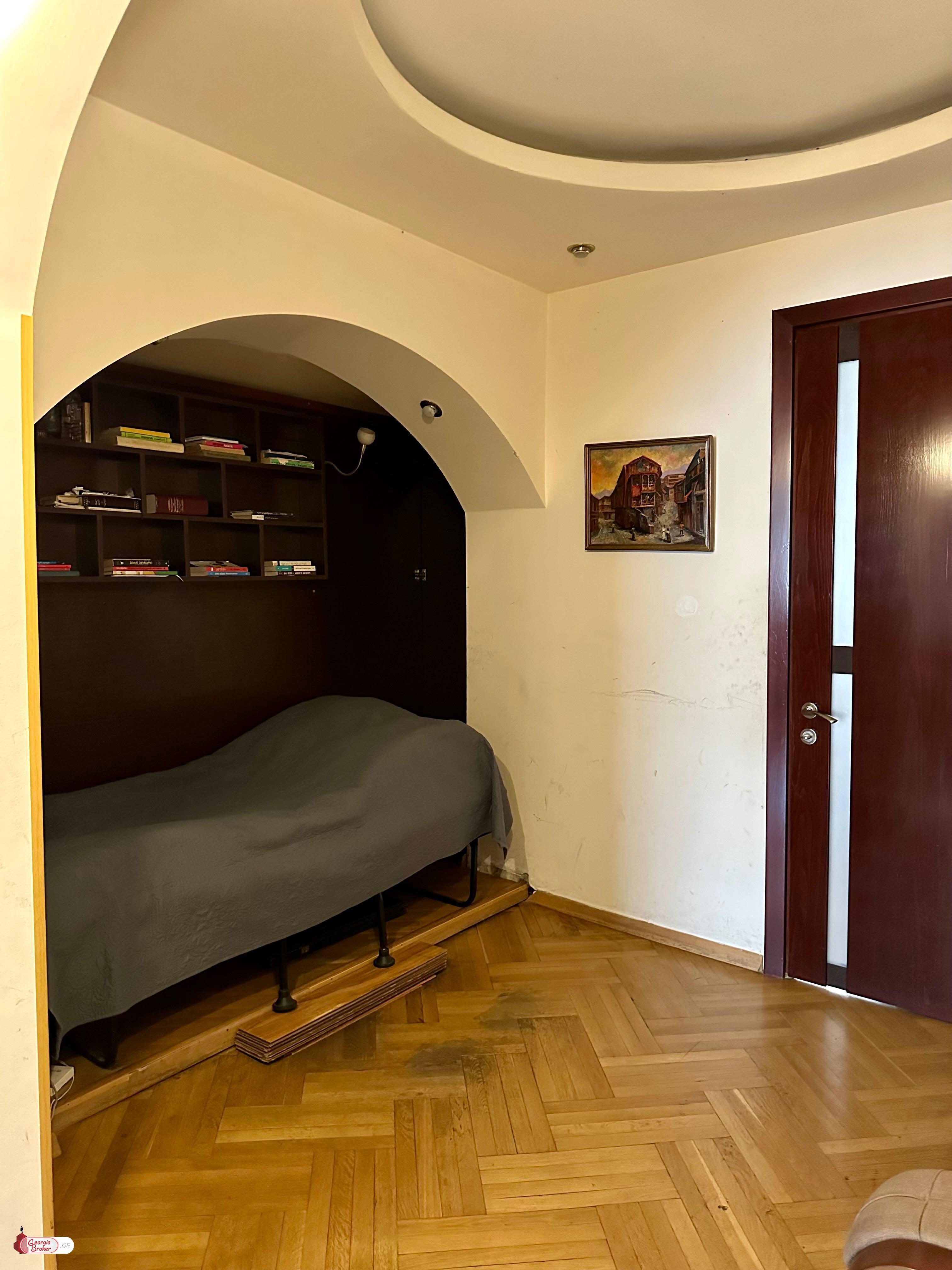 nearly repaired 3-room apartment for sale