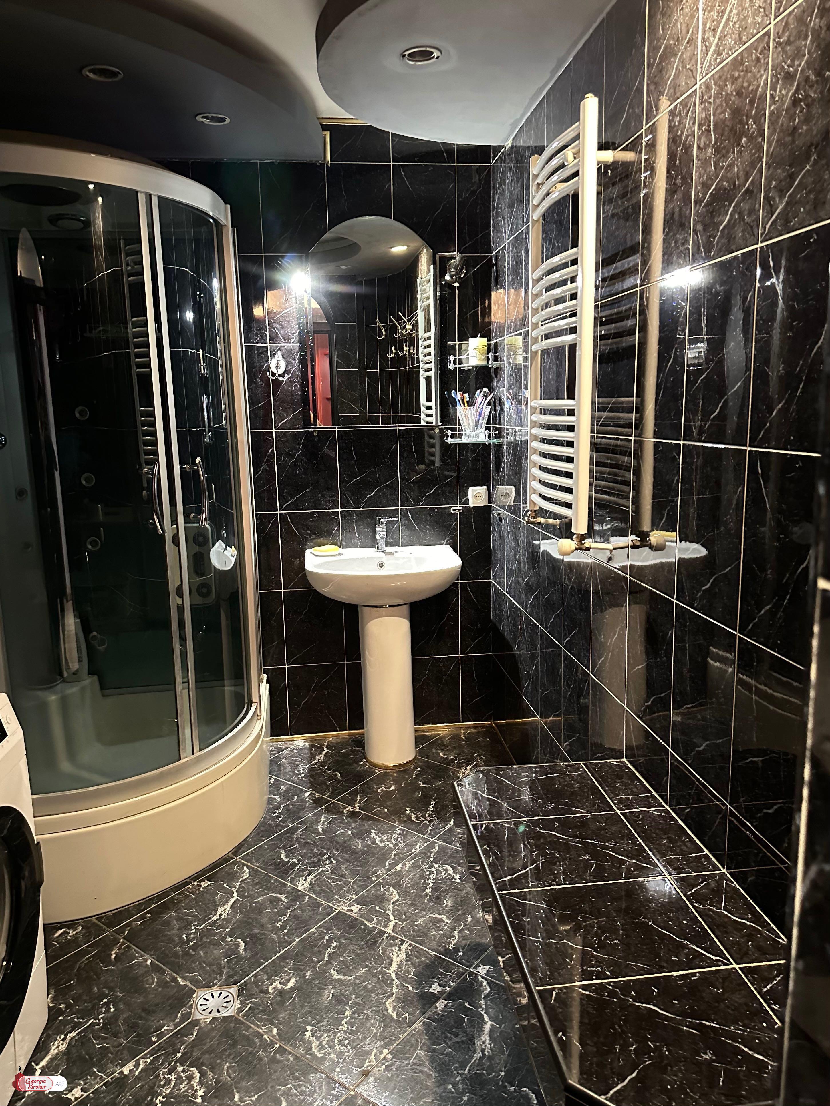 nearly repaired 3-room apartment for sale