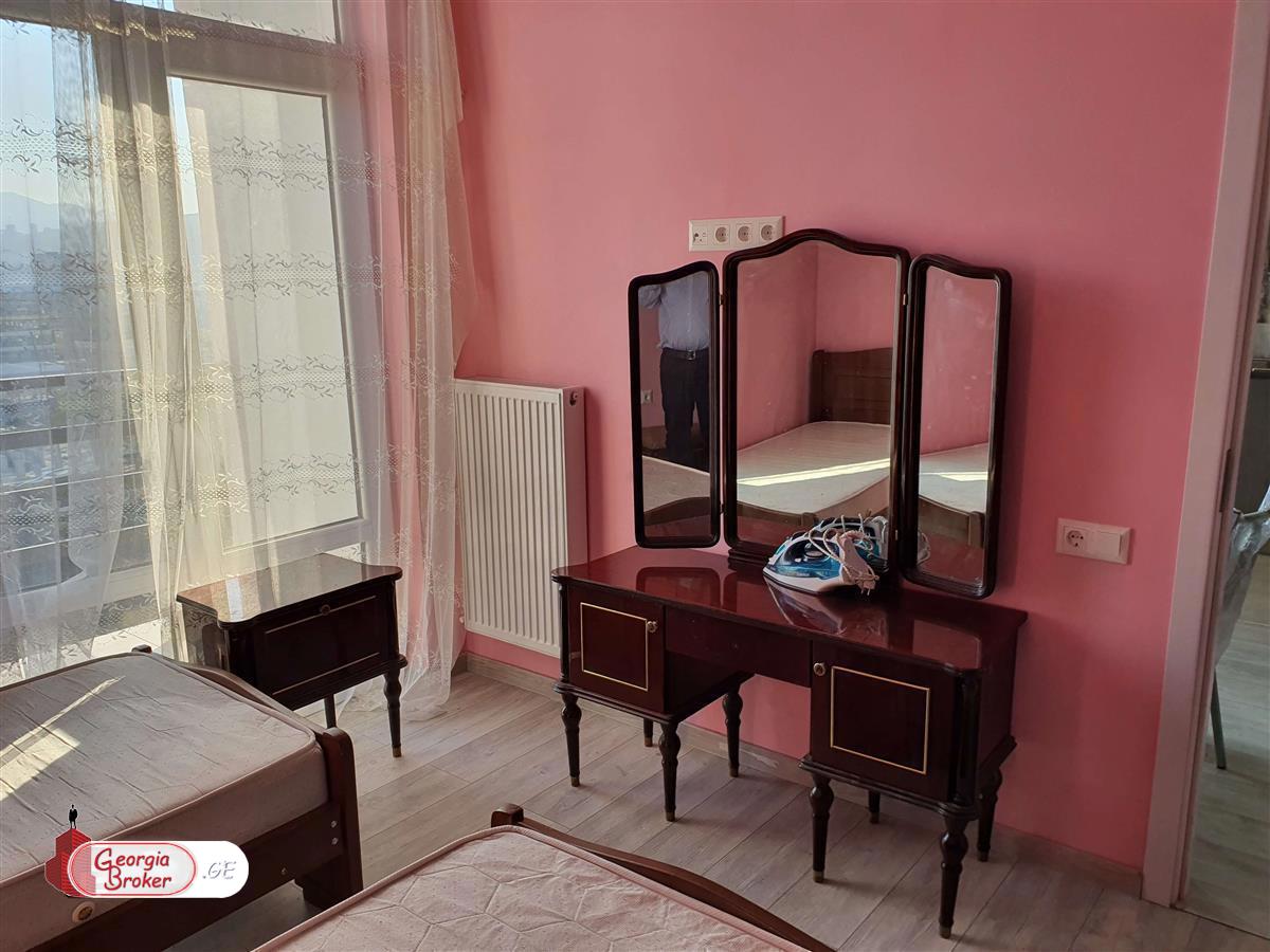 nearly repaired 3-room apartment for sale