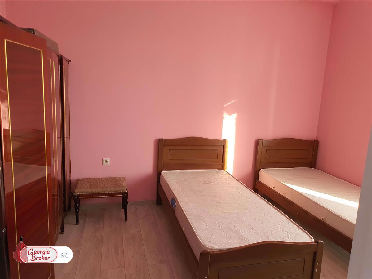 nearly repaired 3-room apartment for sale